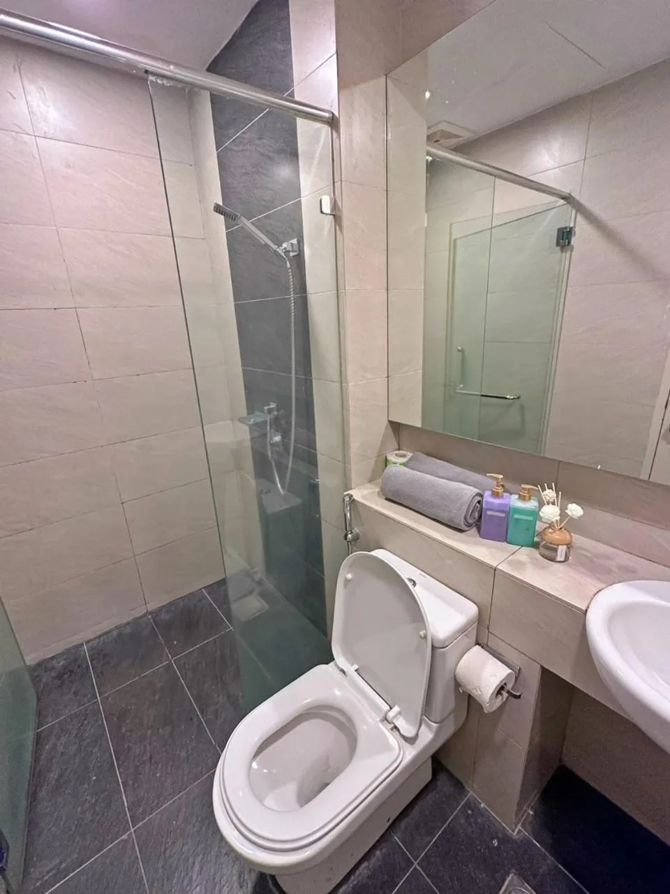 Shower in Mari Mari Homestay - IMAGO THE LOFT