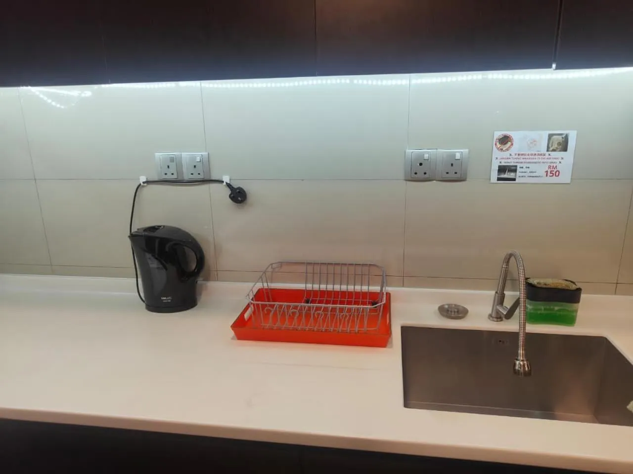 Kitchen or kitchenette in Mari Mari Homestay - IMAGO THE LOFT