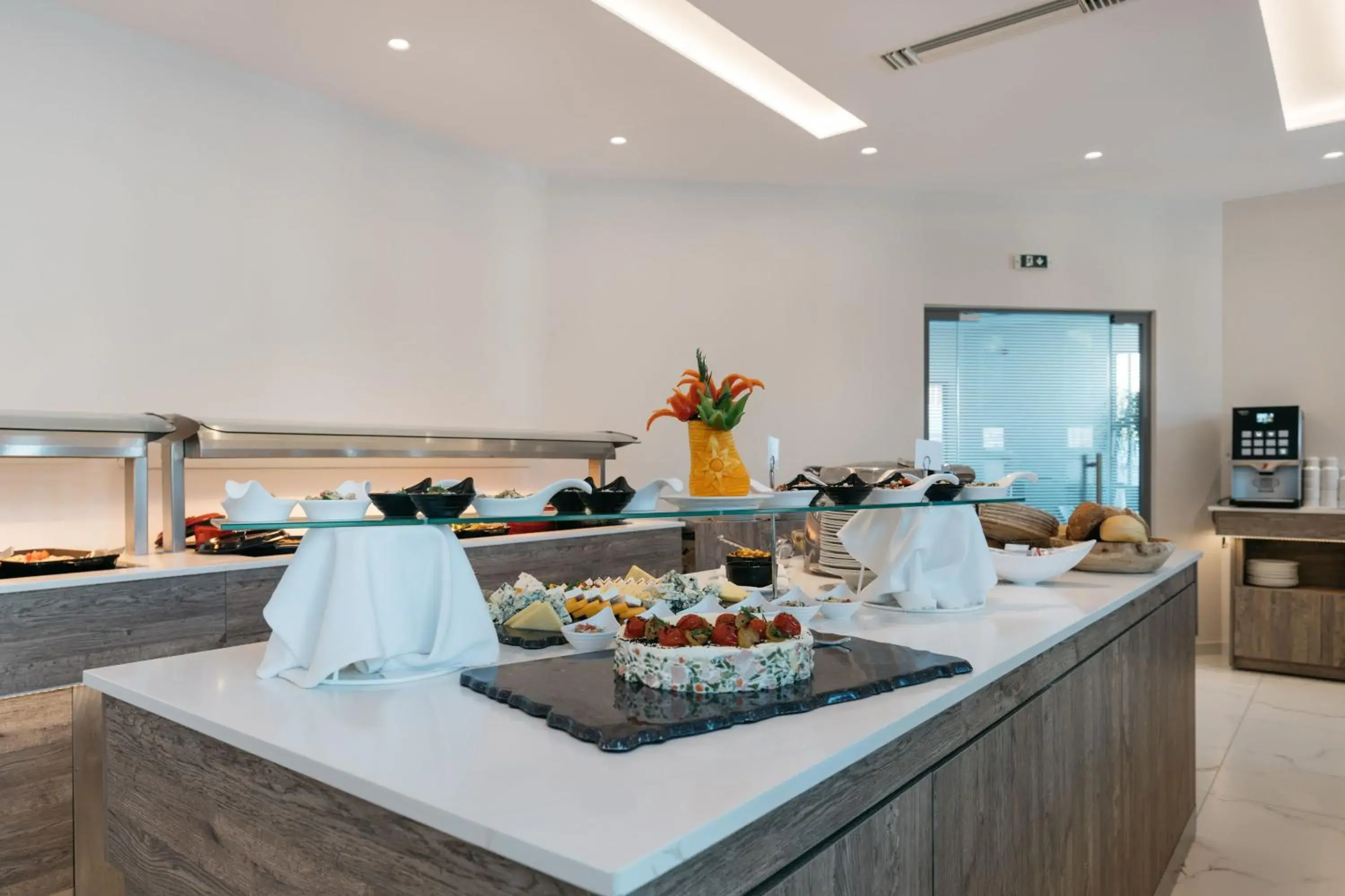 Food and drinks in Tesoro Hotel Zakynthos Food and drinks in Tesoro Hotel Zakynthos