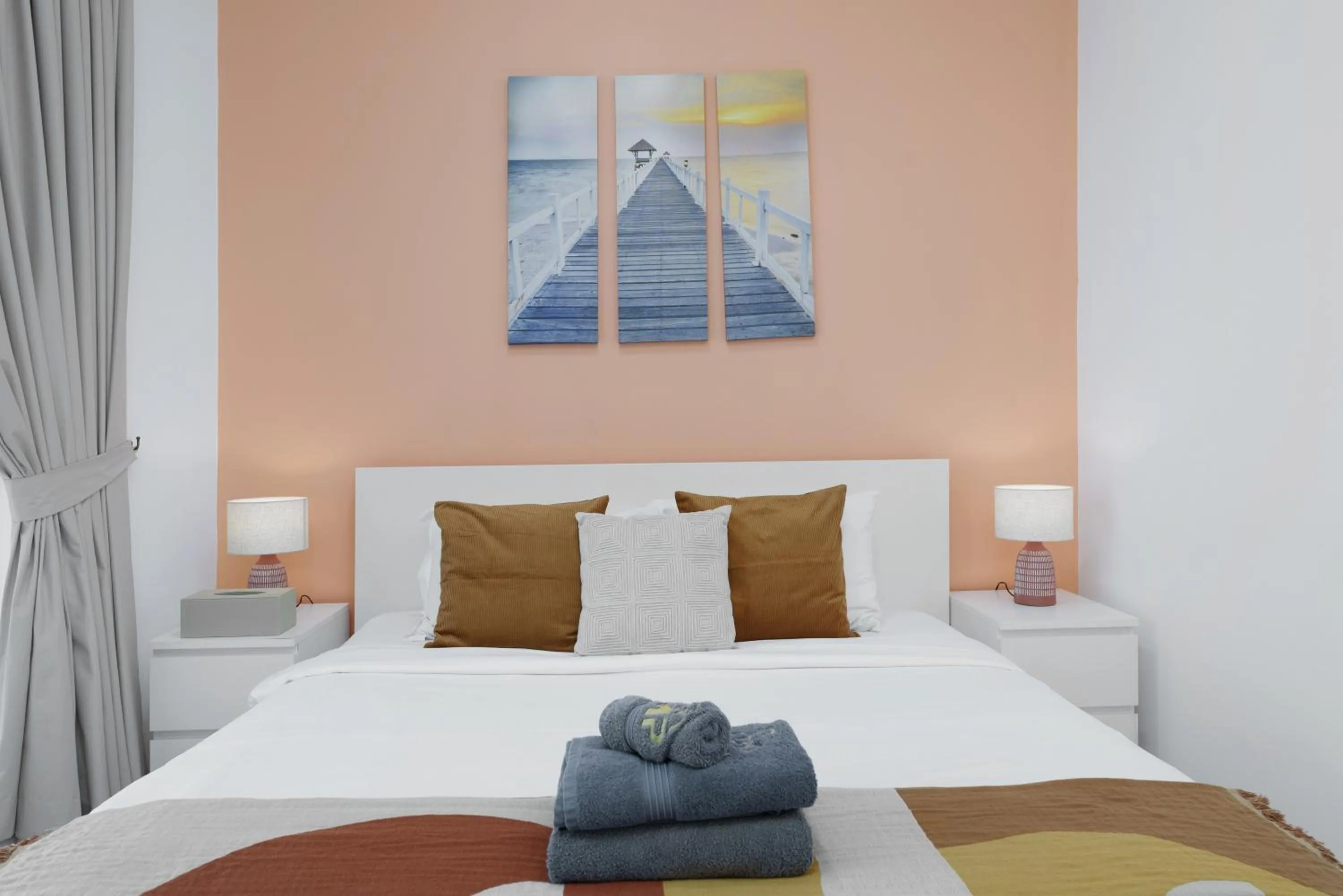 Bedroom, Bed in Marco Polo - Your luxurious high-floor escape in Dubai Marina