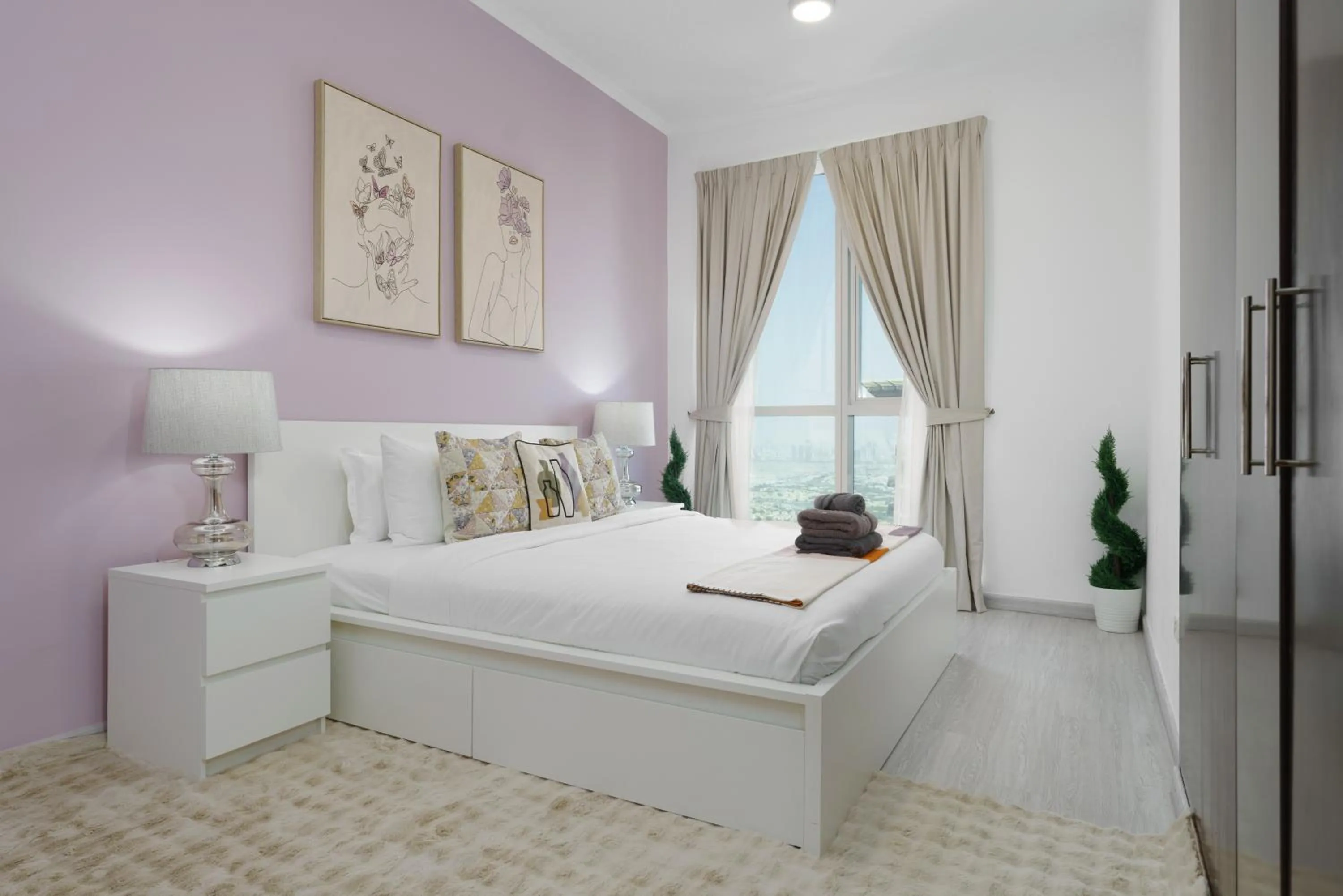 Bedroom, Bed in Marco Polo - Your luxurious high-floor escape in Dubai Marina