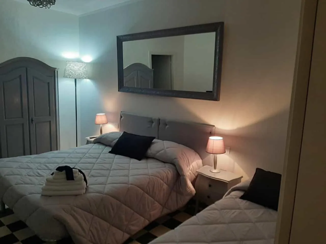 Photo of the whole room, Bed in B&B Principe Calaf 3