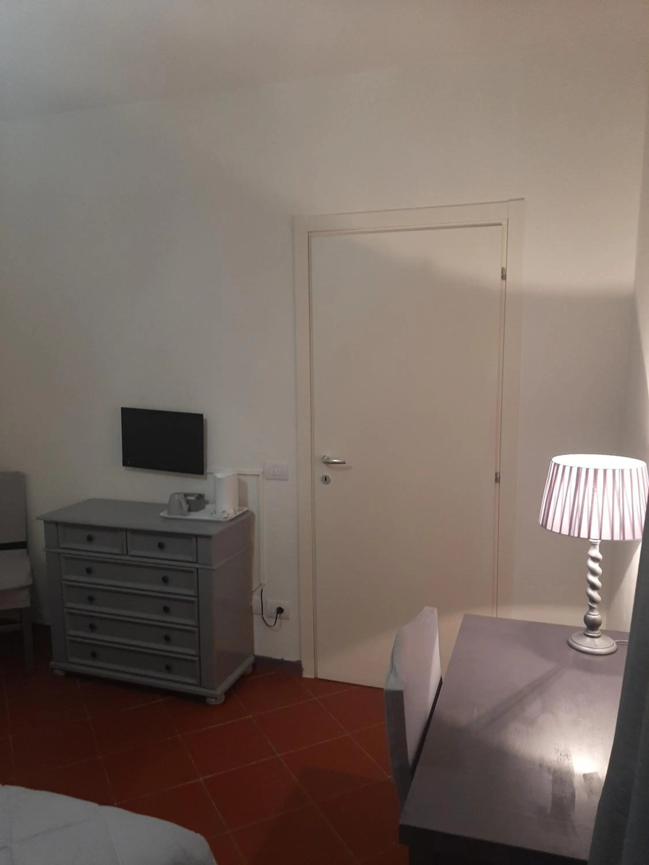 TV and multimedia, Bed in B&B Principe Calaf 3