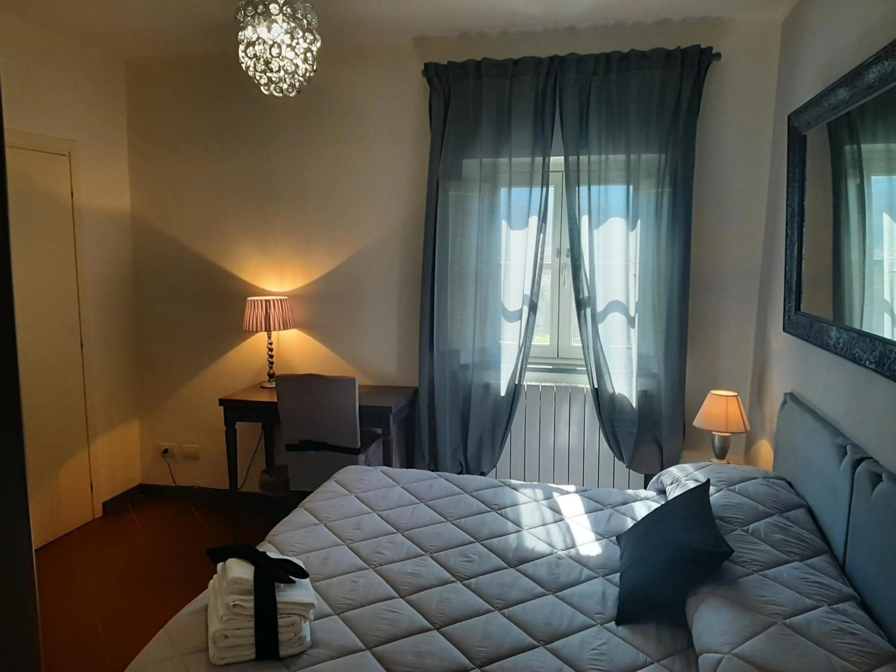 Photo of the whole room, Bed in B&B Principe Calaf 3