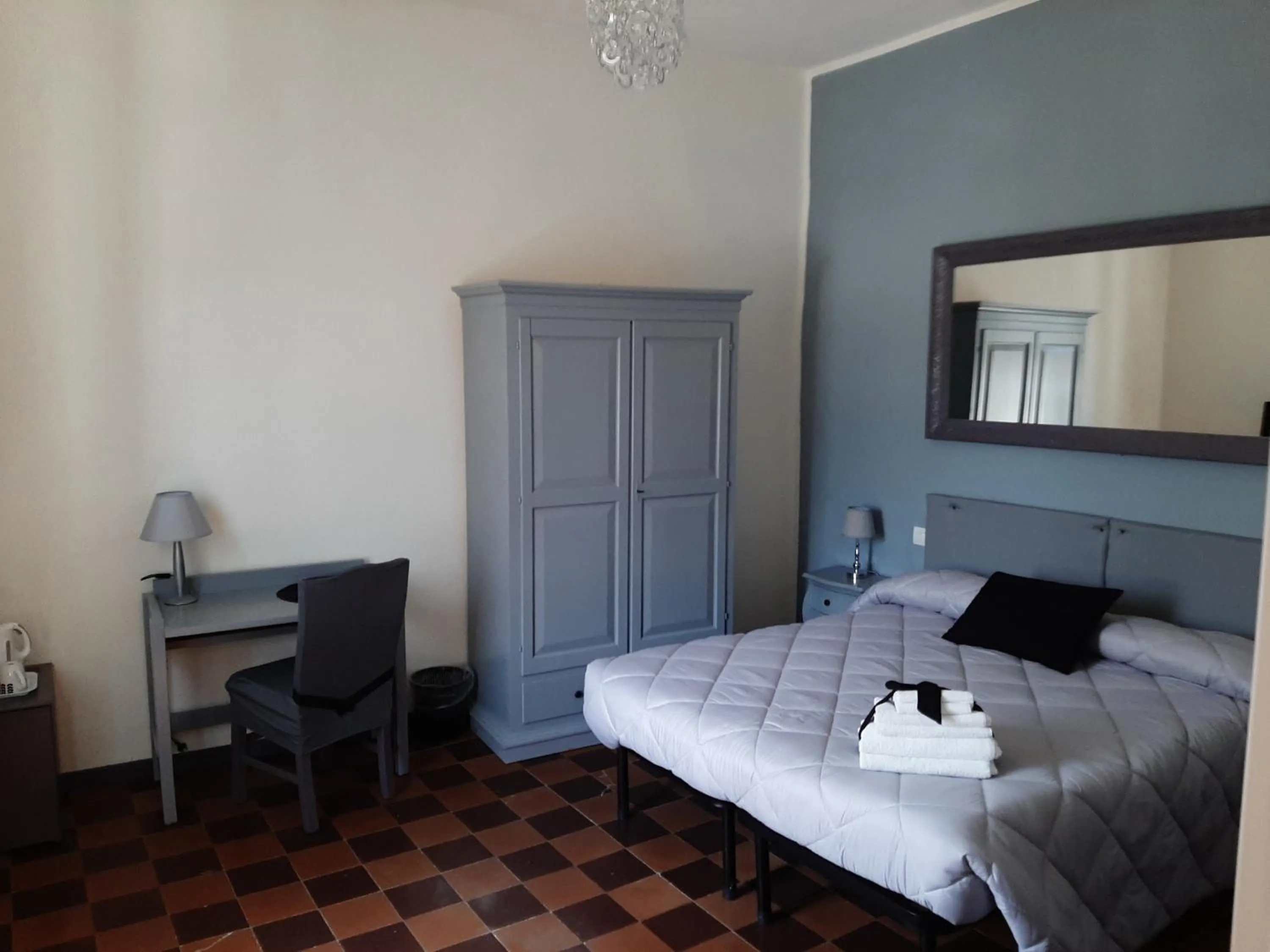 Photo of the whole room, Bed in B&B Principe Calaf 3