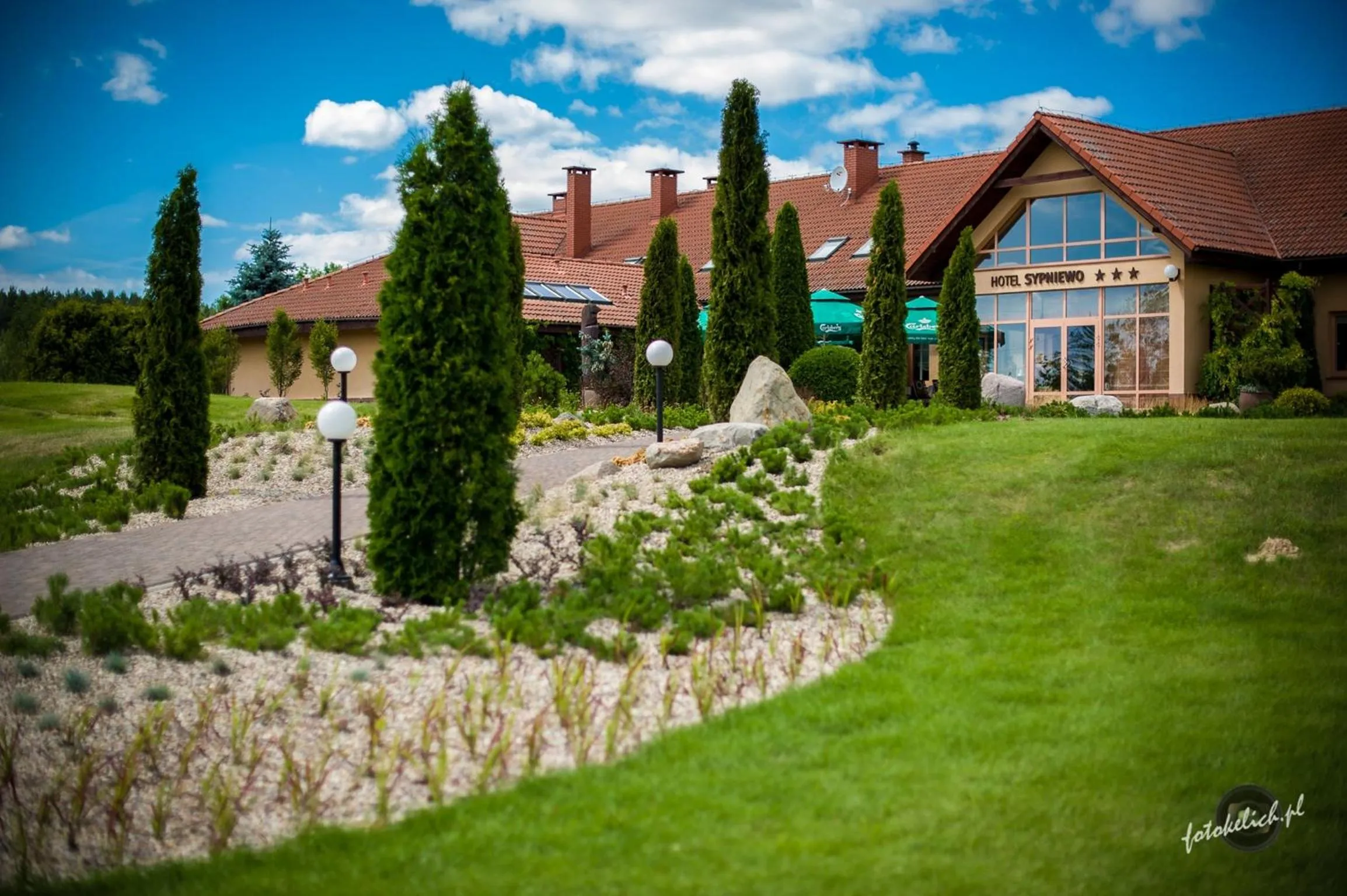 Facade/entrance in Hotel Sypniewo