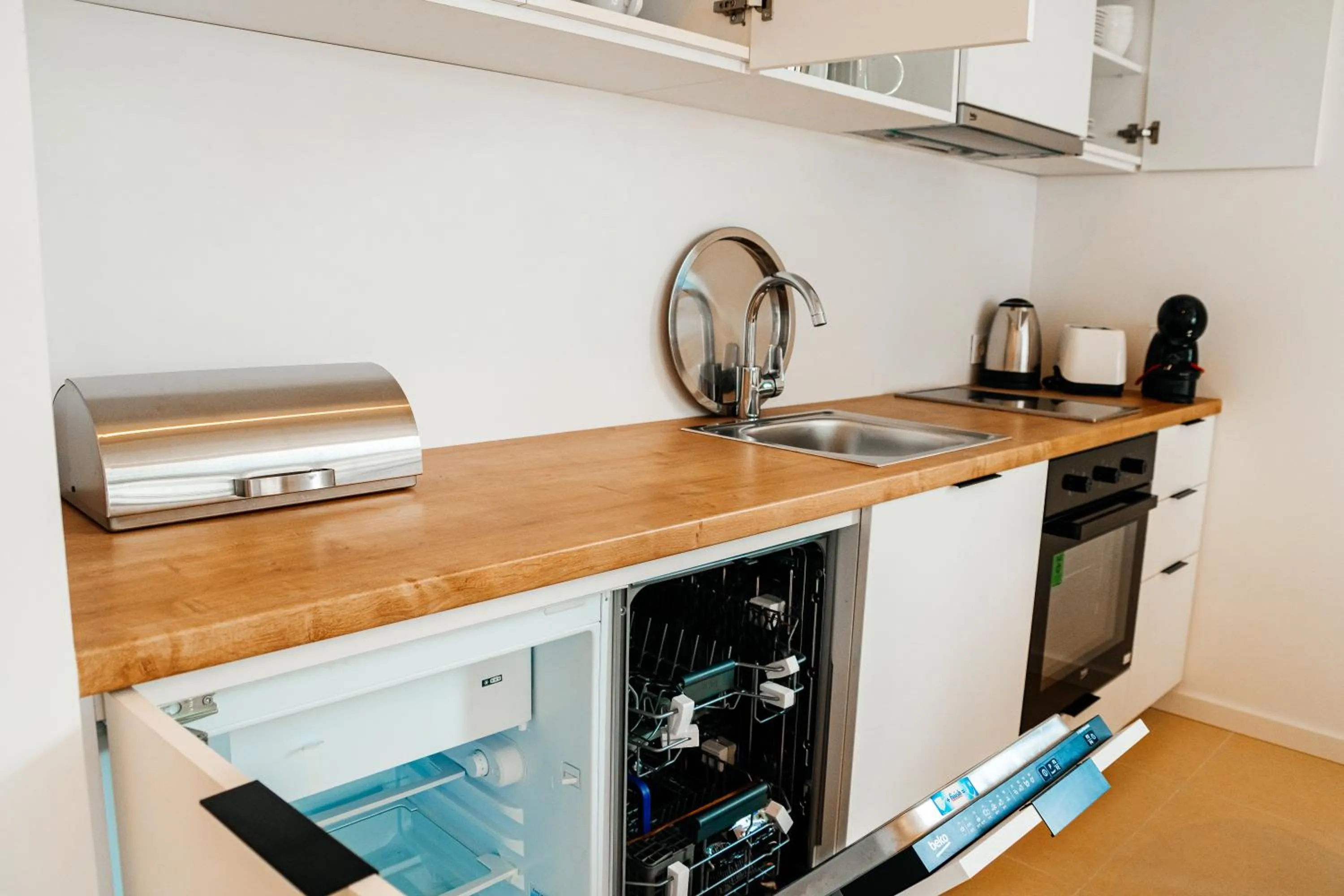 Coffee/tea facilities in Sunraf Luxe Apartments