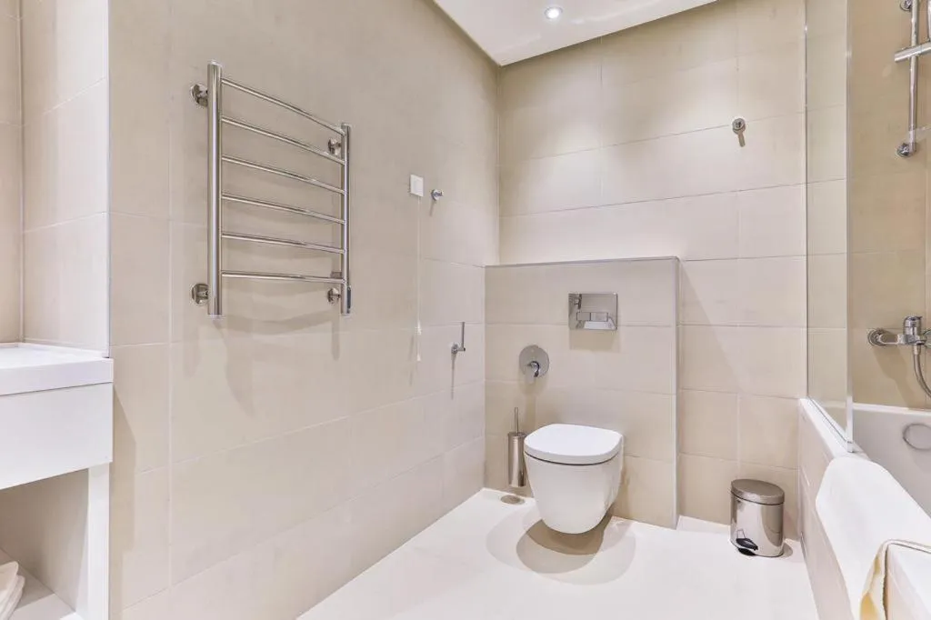 Toilet in Sunraf Luxe Apartments