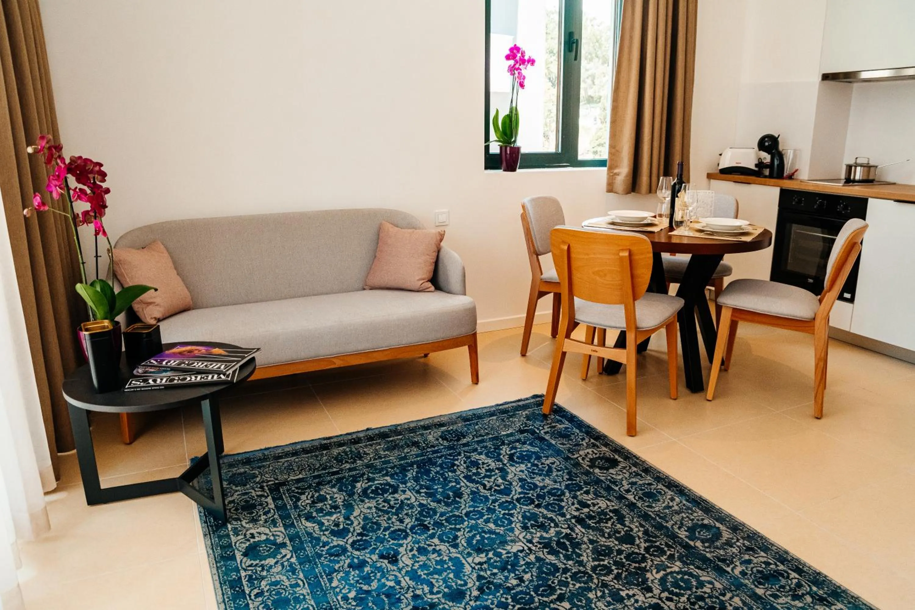Seating area in Sunraf Luxe Apartments