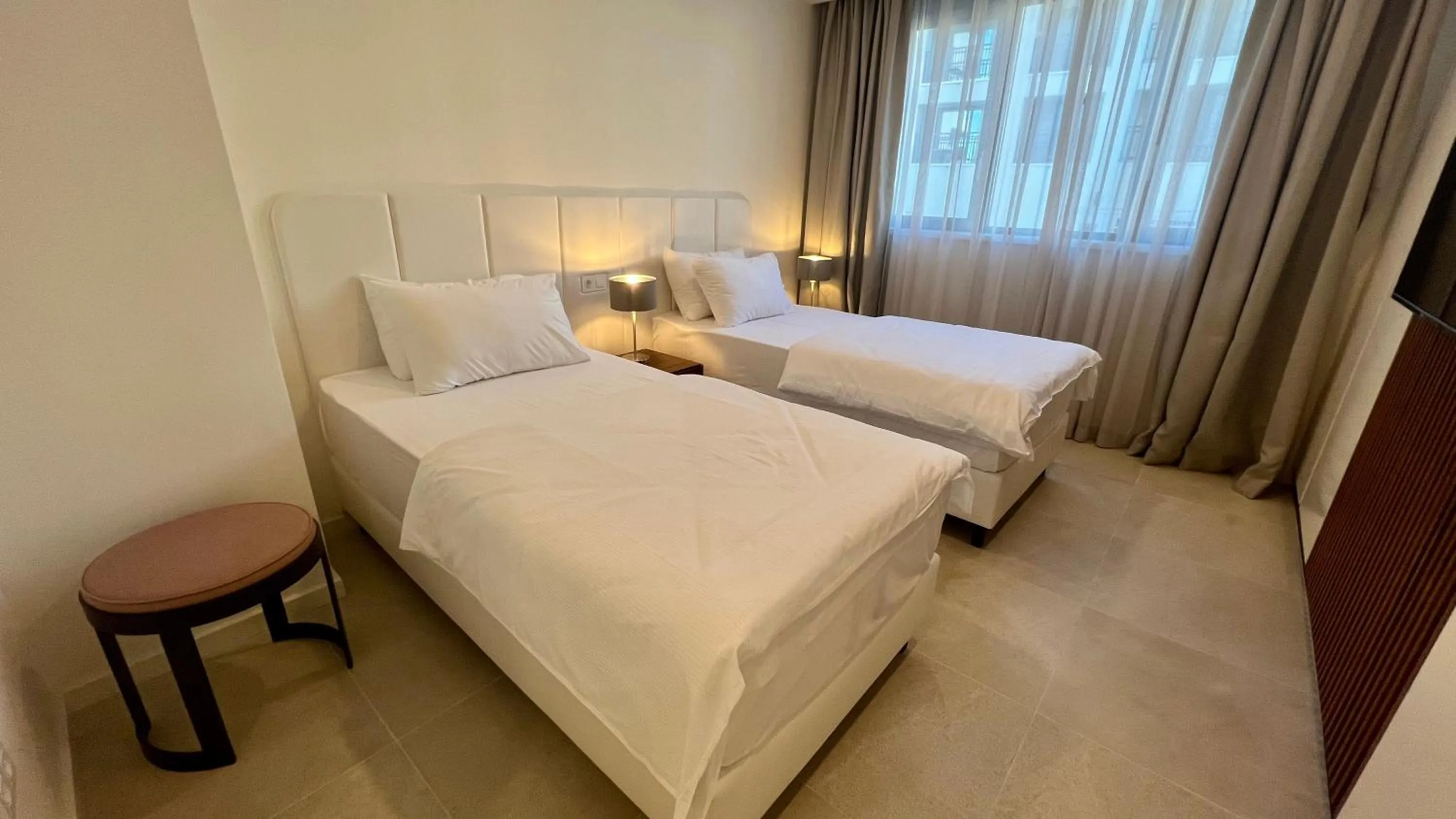 Bedroom, Bed in Sunraf Luxe Apartments