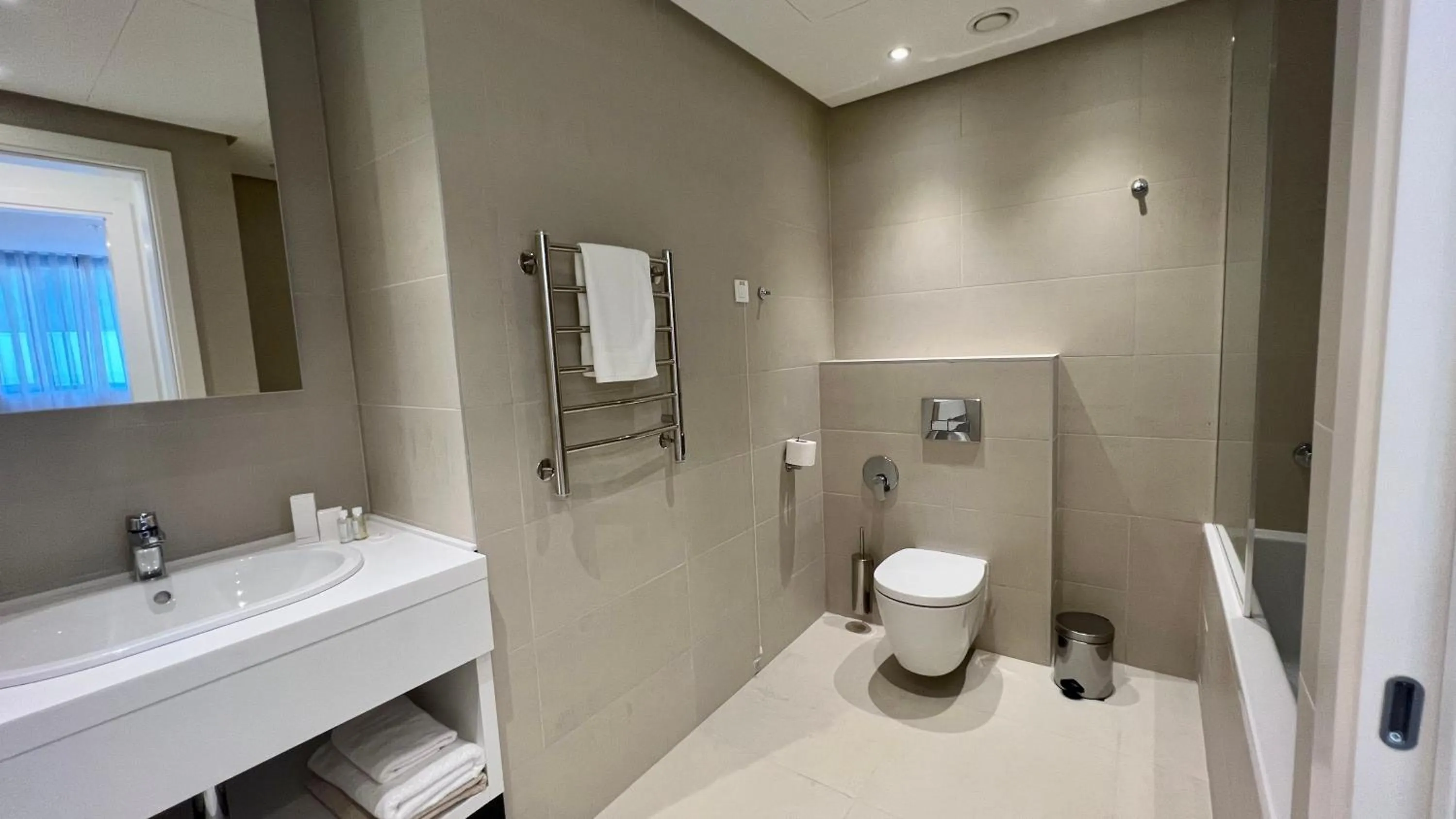 Toilet in Sunraf Luxe Apartments