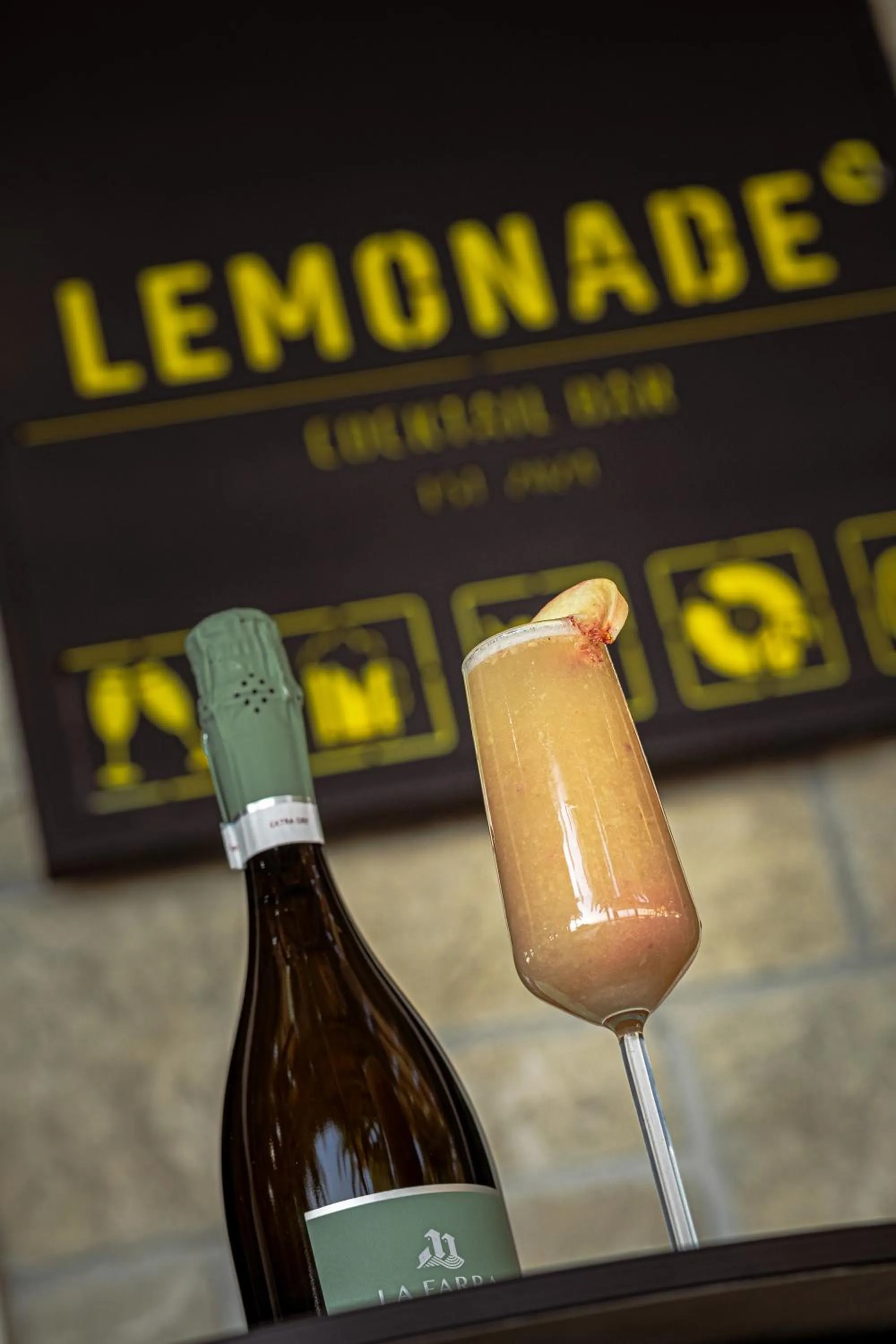 Restaurant/places to eat in Sunraf Luxe Apartments