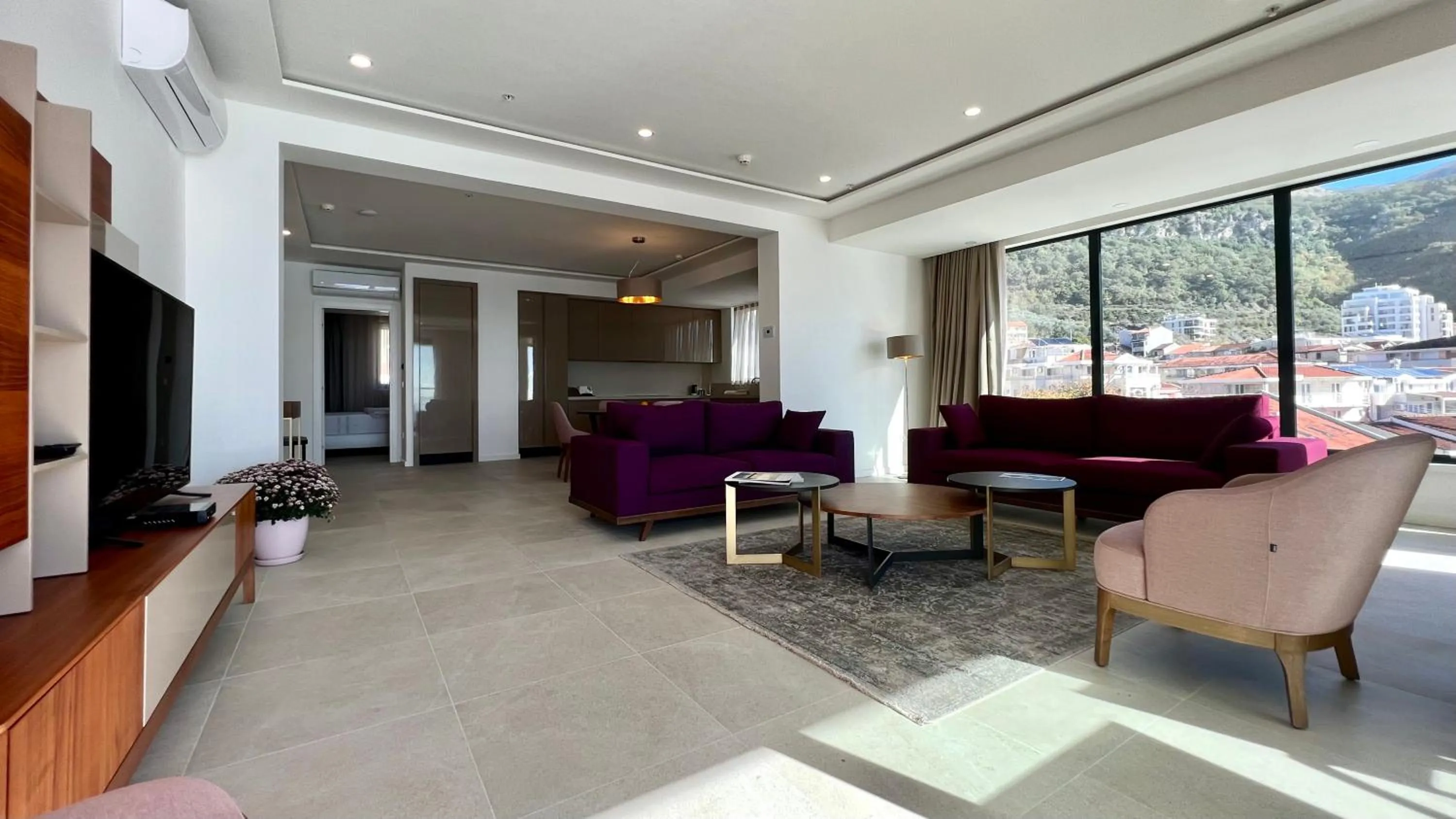 Communal lounge/ TV room in Sunraf Luxe Apartments