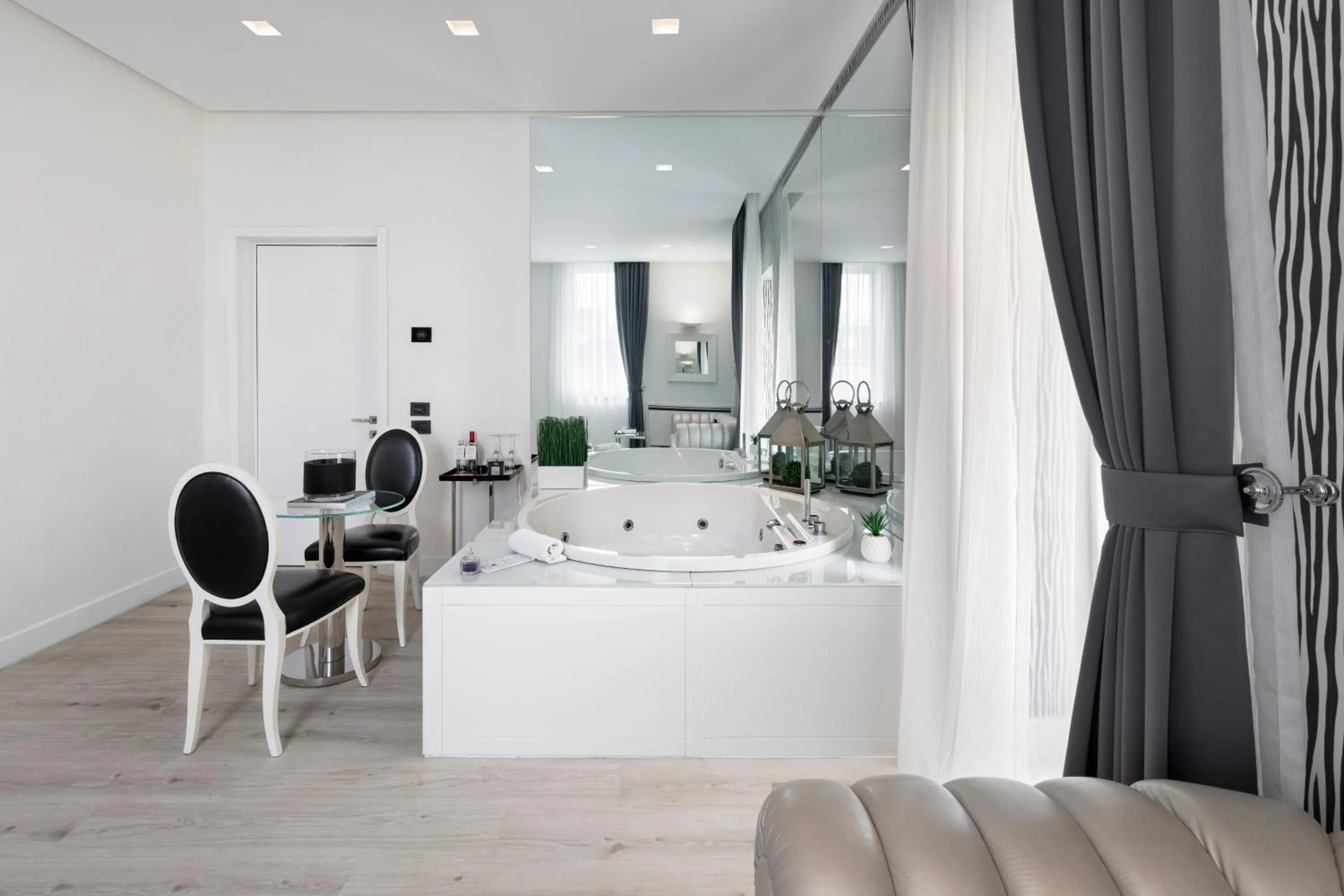 Hot Tub in LHP Hotel Montecatini Palace & SPA