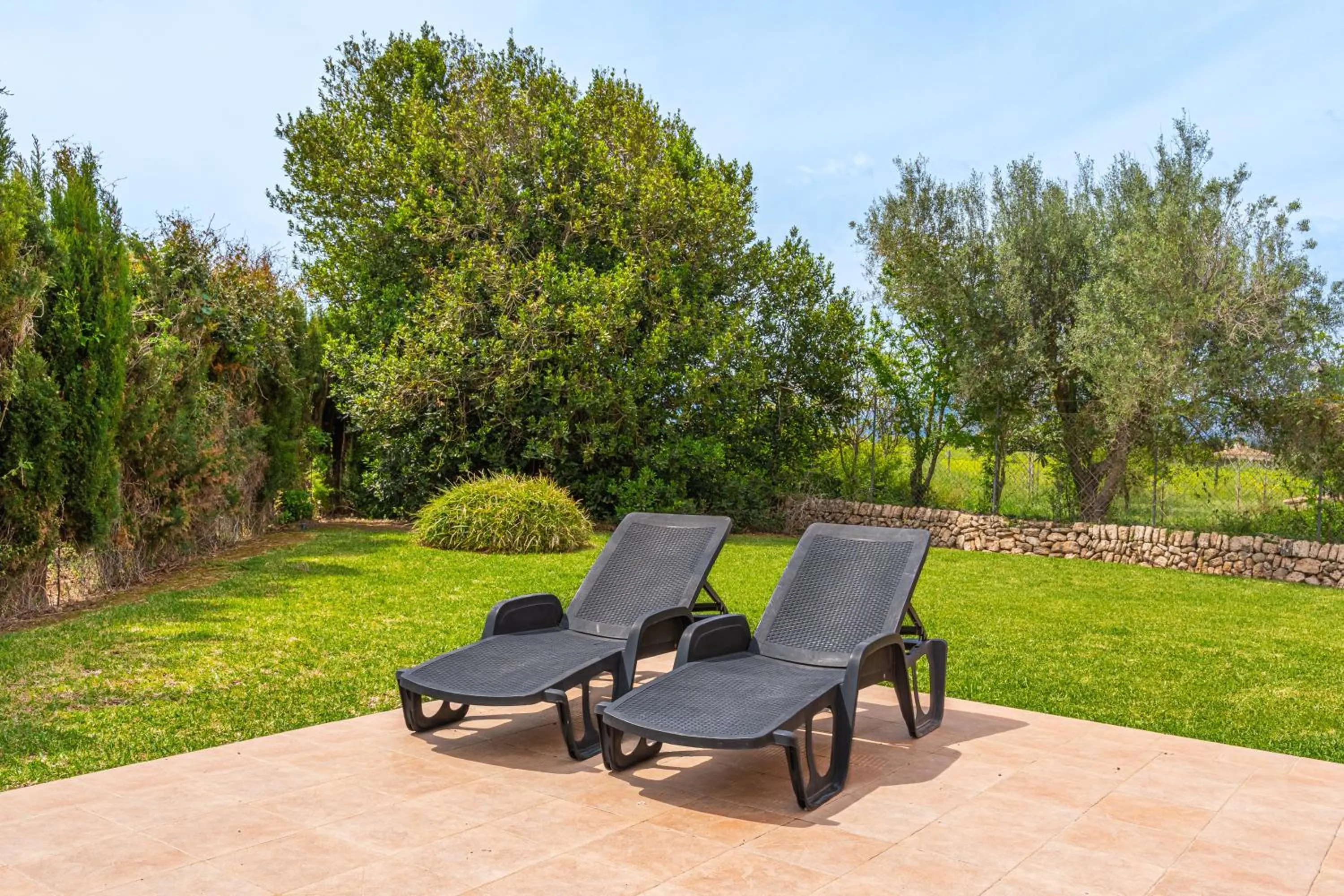 Property building in Villa Pau