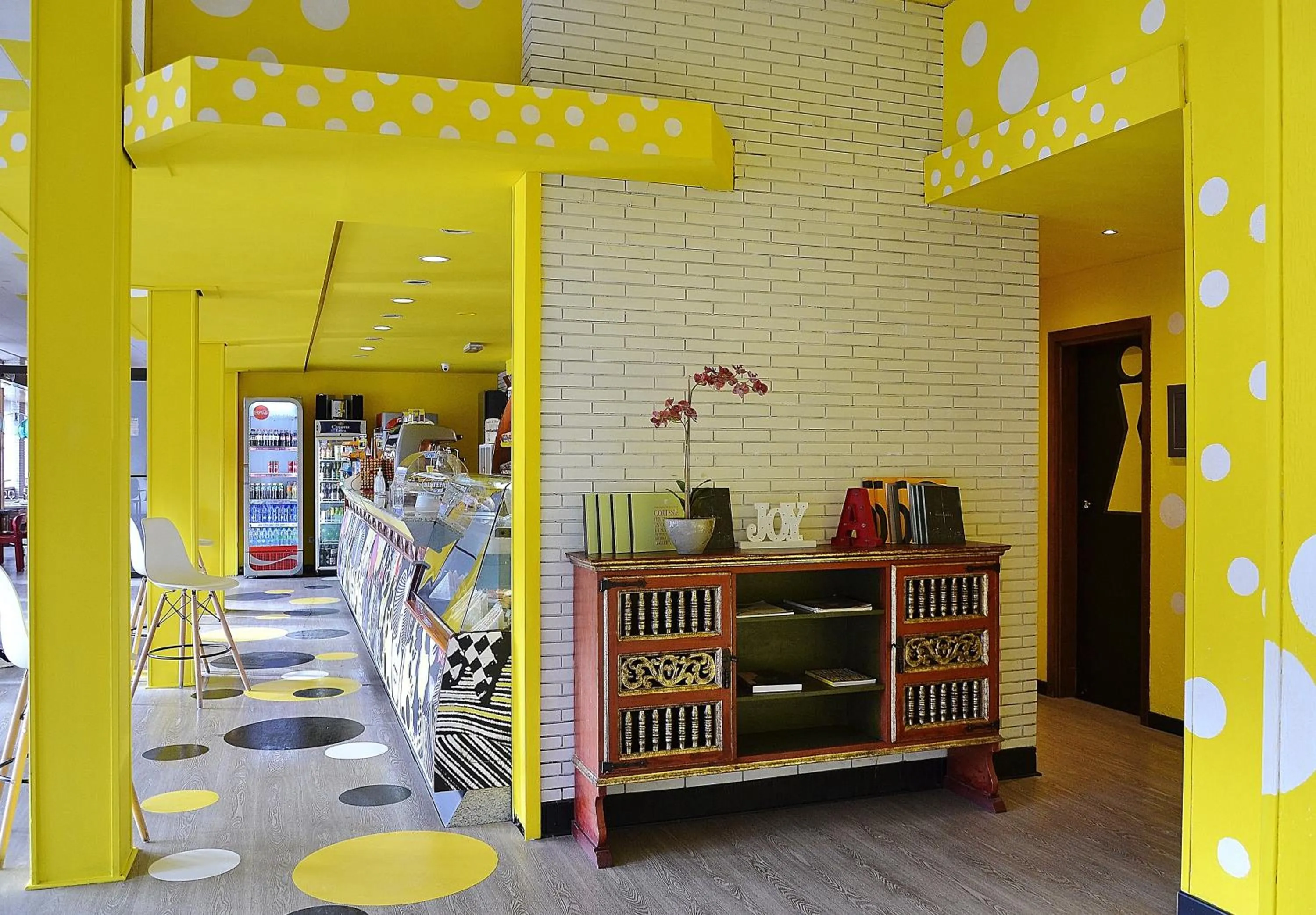 Lounge or bar in LH Hotel Arca Street Art