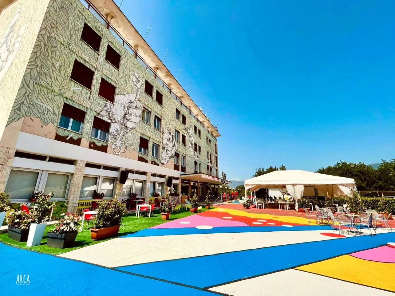 Patio in LH Hotel Arca Street Art