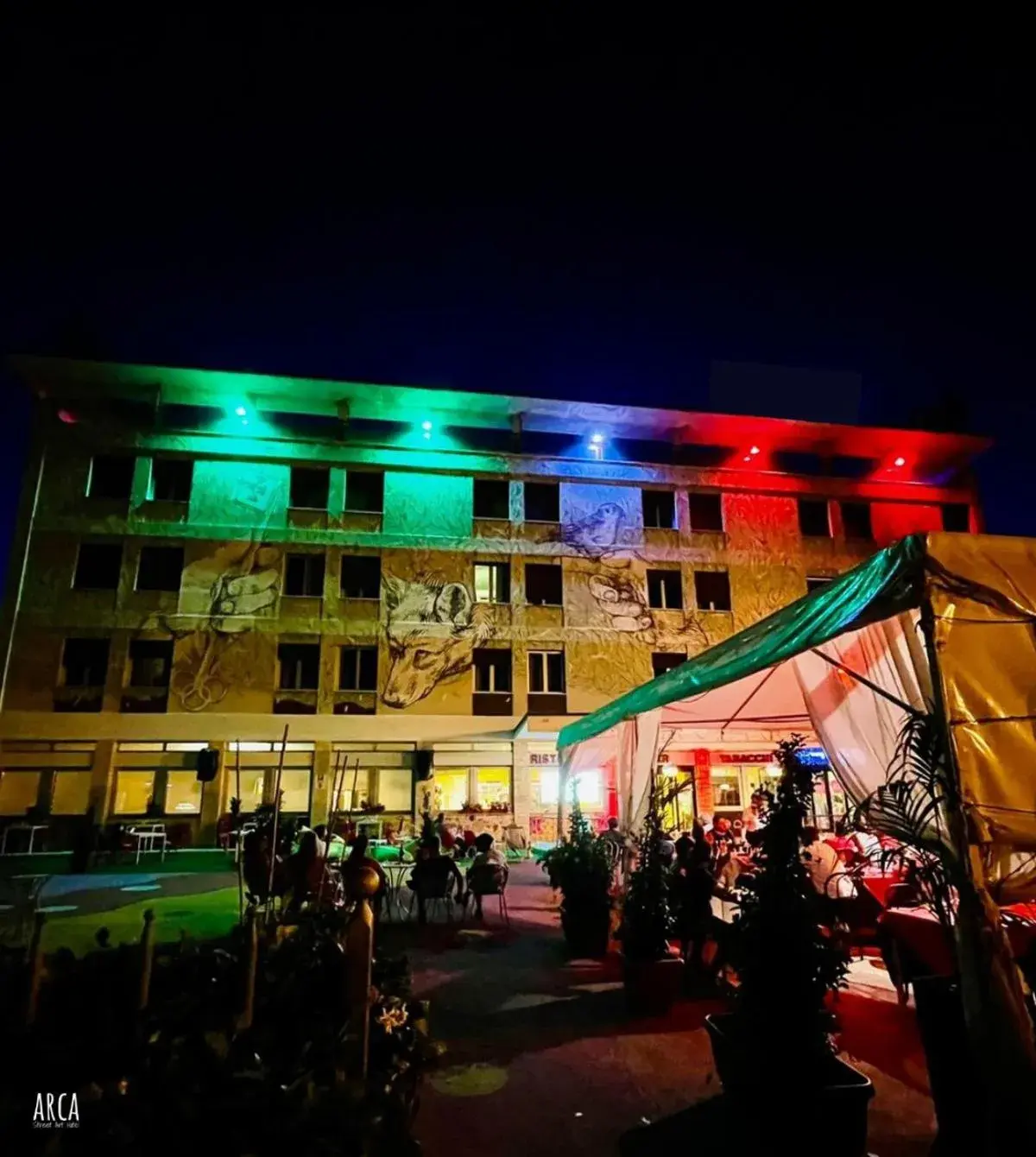 Property building in LH Hotel Arca Street Art Property building in LH Hotel Arca Street Art