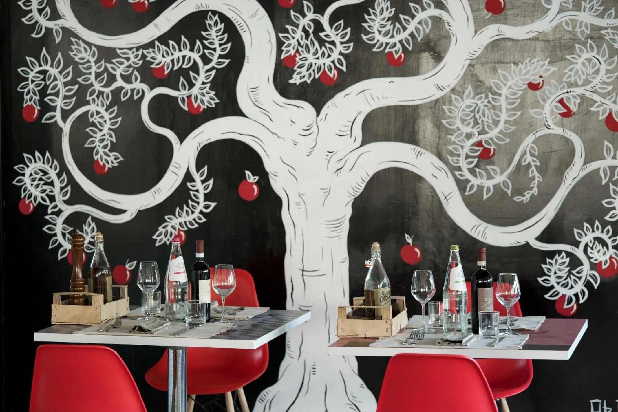 Lunch in LH Hotel Arca Street Art