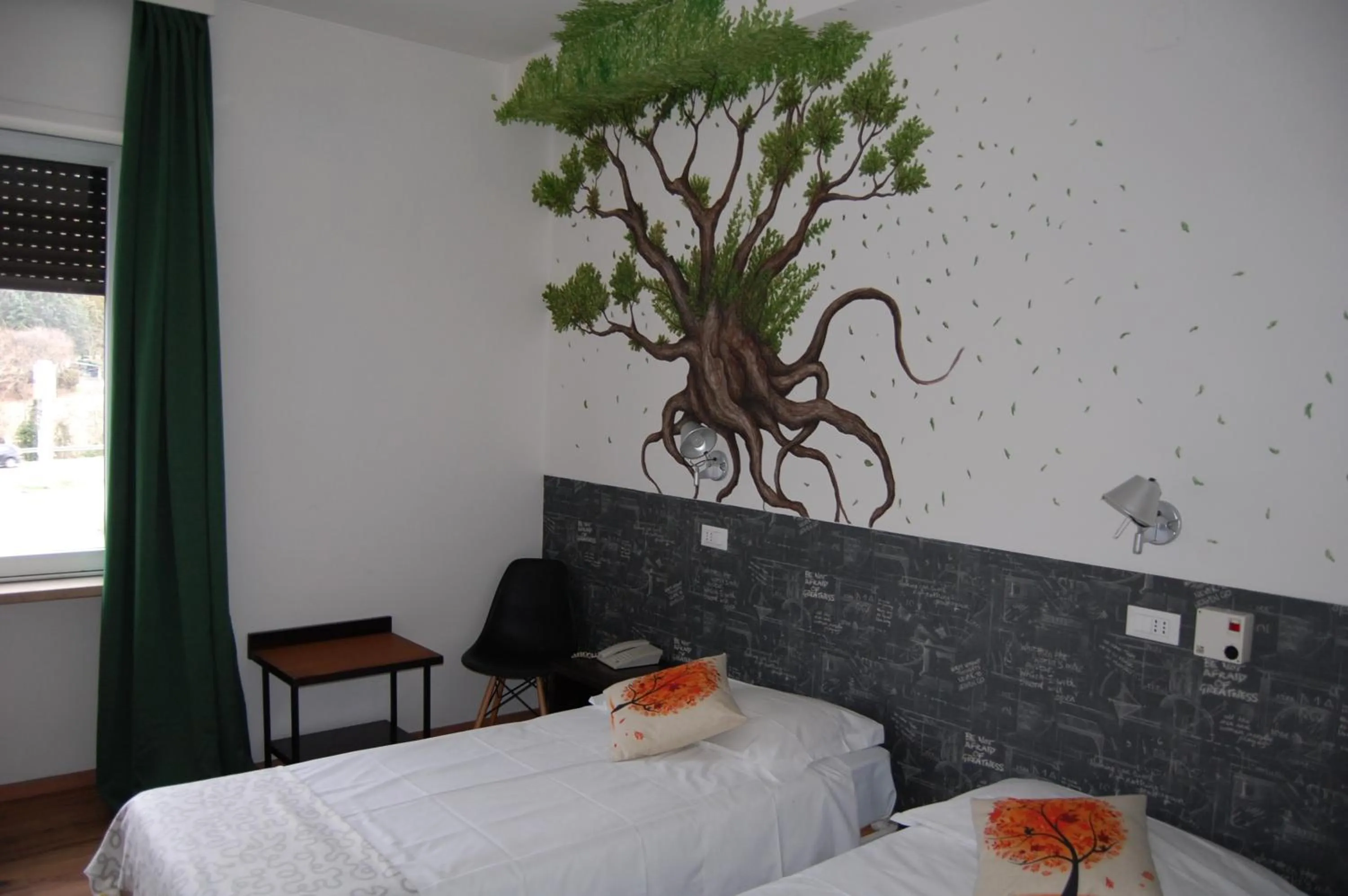 Bed in LH Hotel Arca Street Art