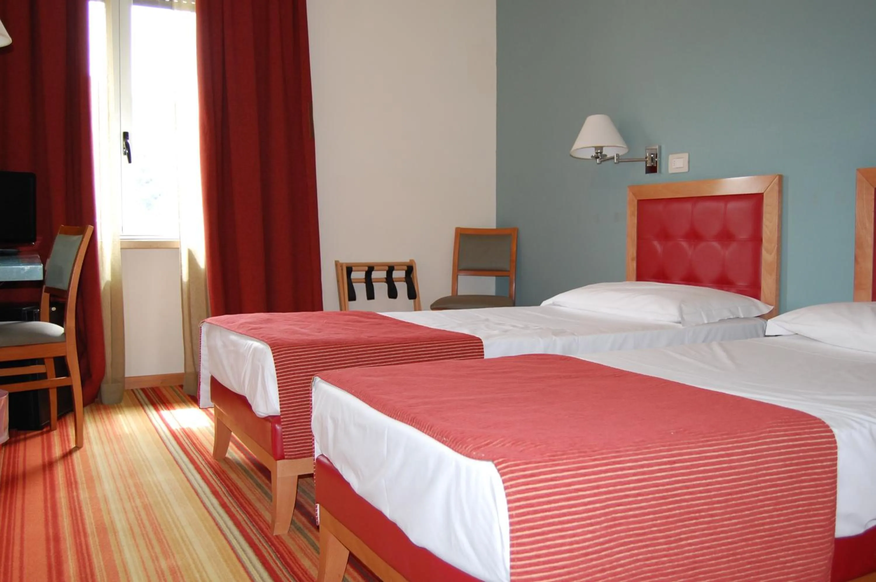 Bed in LH Hotel Arca Street Art