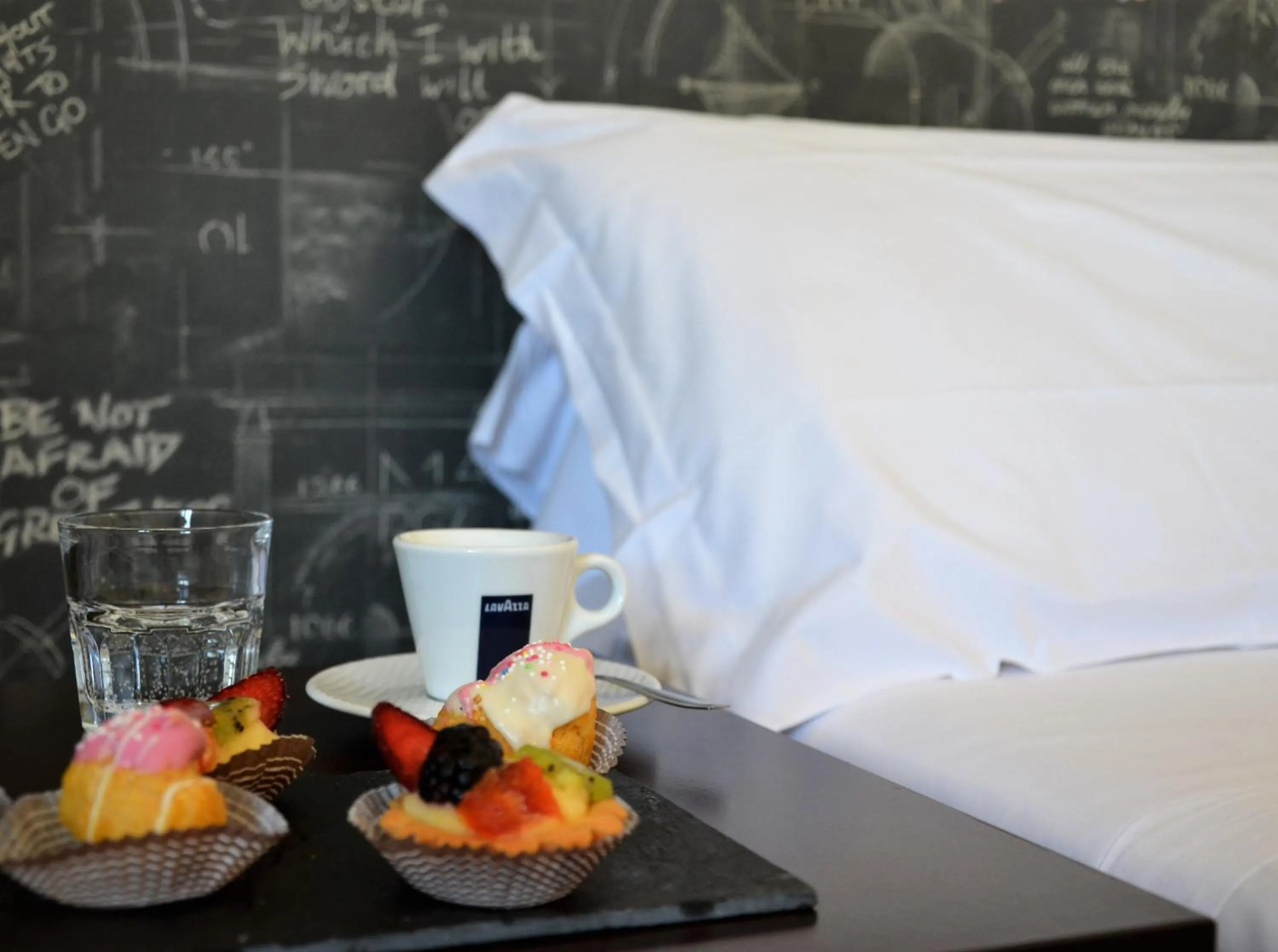 Bedroom, Bed in LH Hotel Arca Street Art