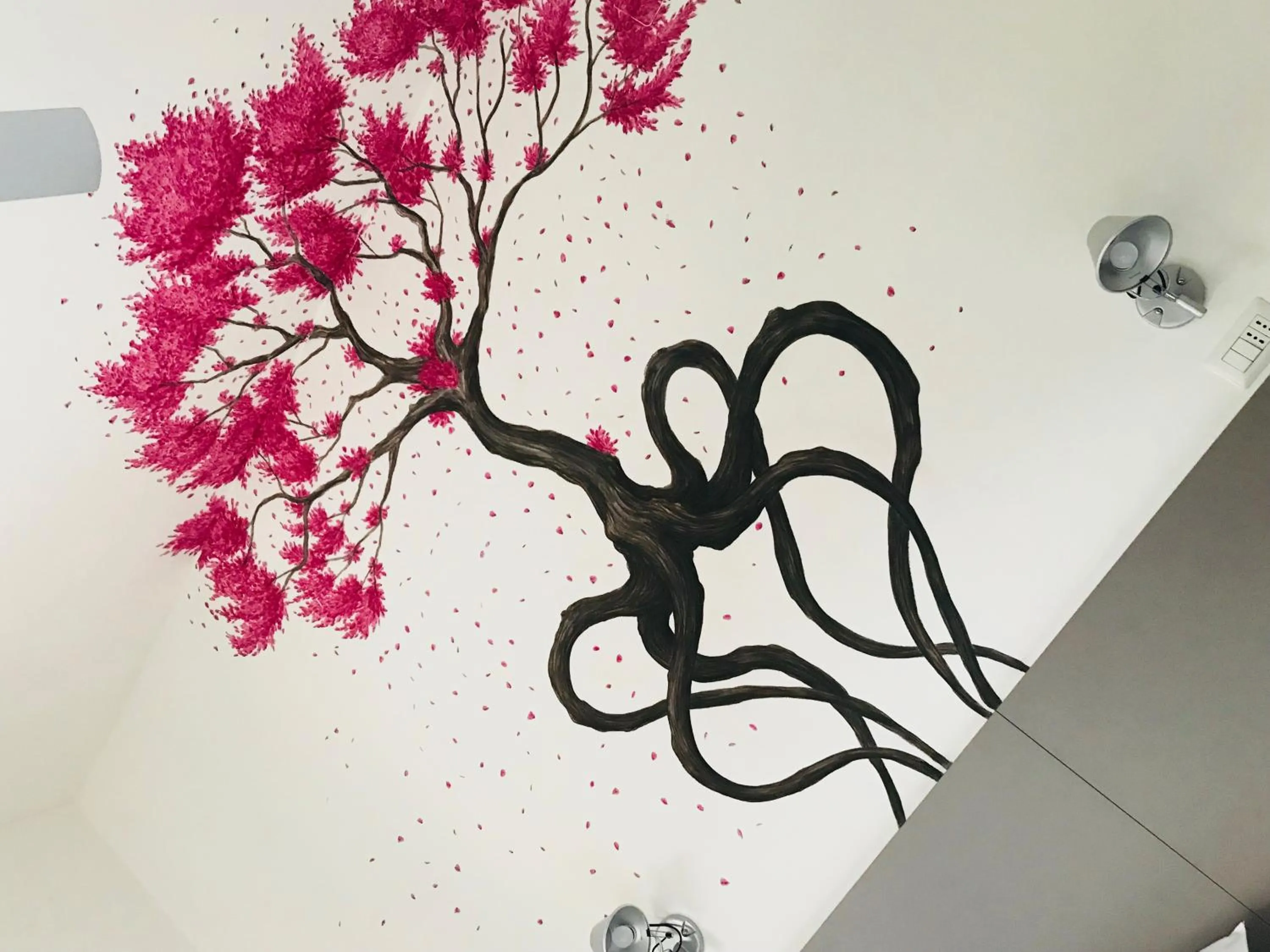 Decorative detail in LH Hotel Arca Street Art