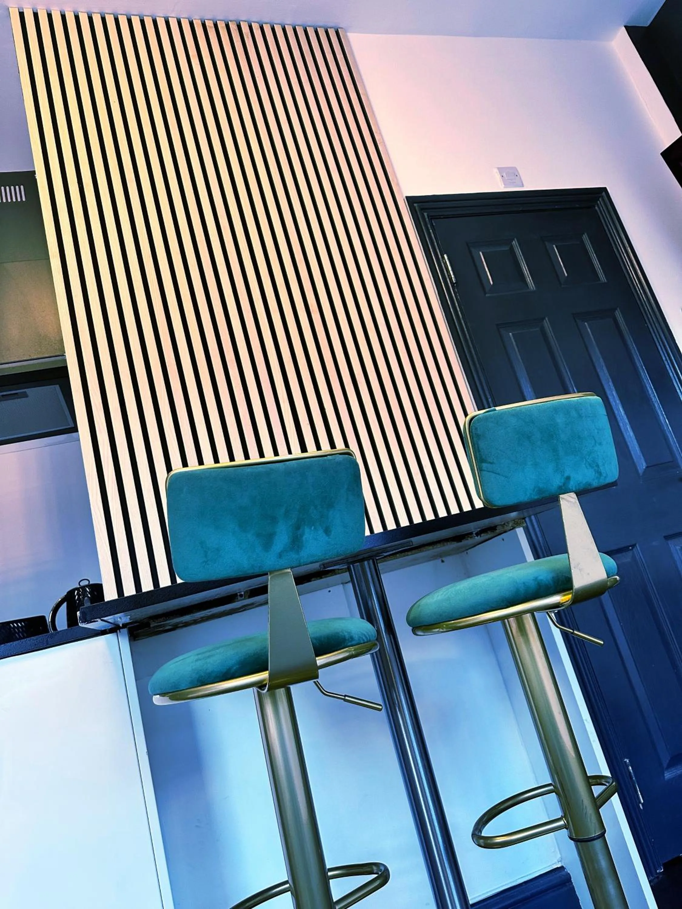 Duke and Duchess Apartments and Rooms - Private in Room Hot Tub Suites