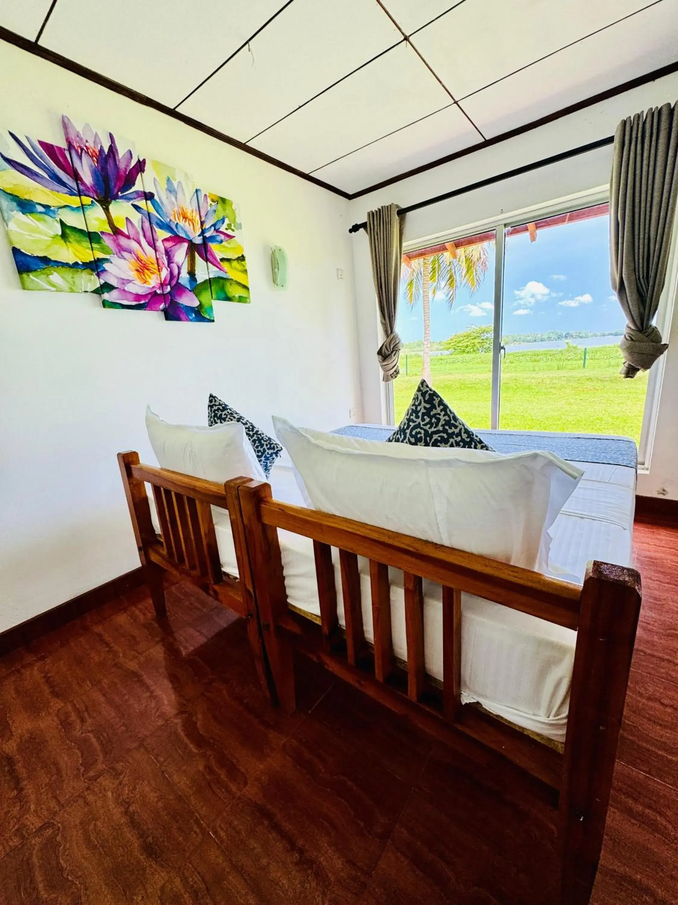 Double Room with Lake View in Lake View Cottage Double Room with Lake View in Lake View Cottage