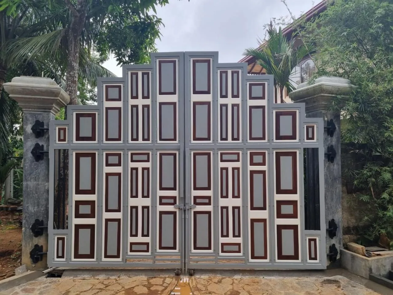 Facade/entrance in Villa Birdlake