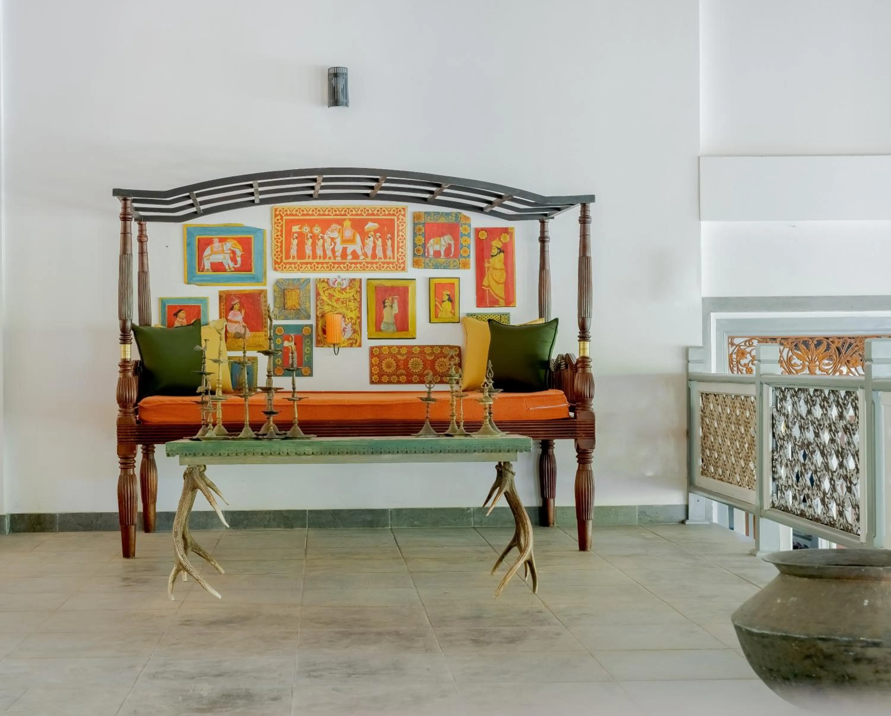 Communal lounge/ TV room in Villa Birdlake