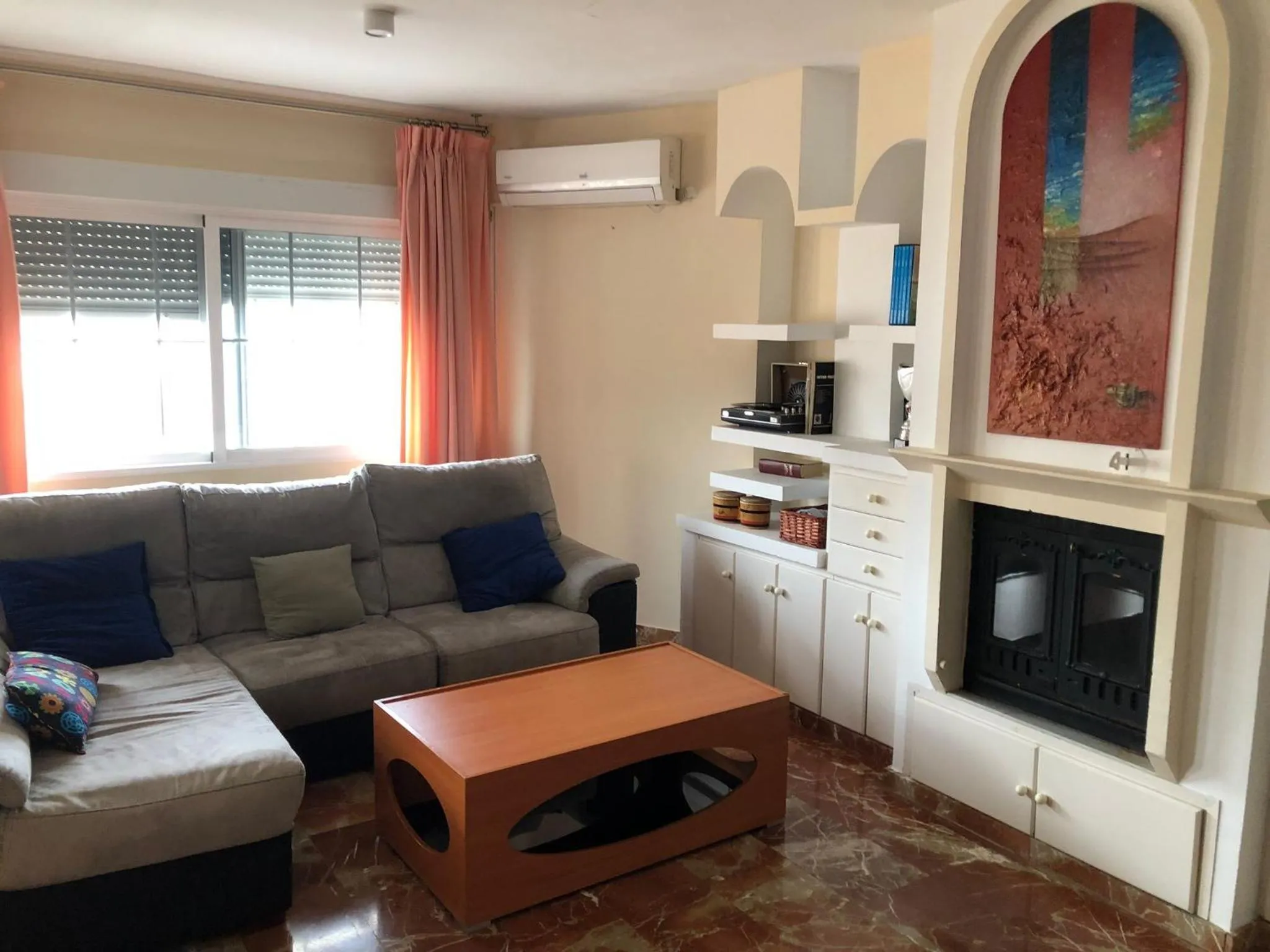 TV and multimedia in Alojamiento Mirasierra