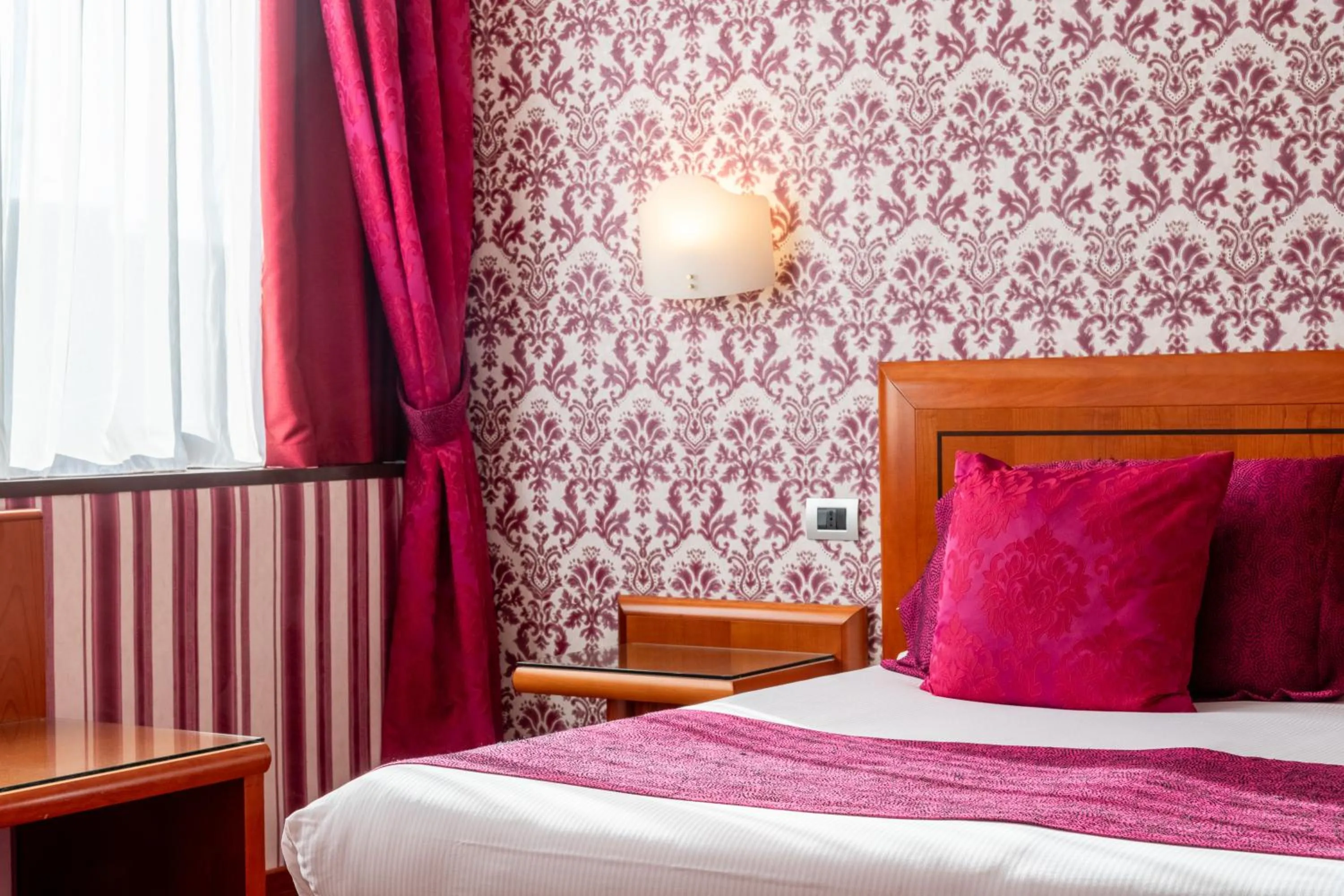 Bedroom, Bed in Hotel Palace Verona