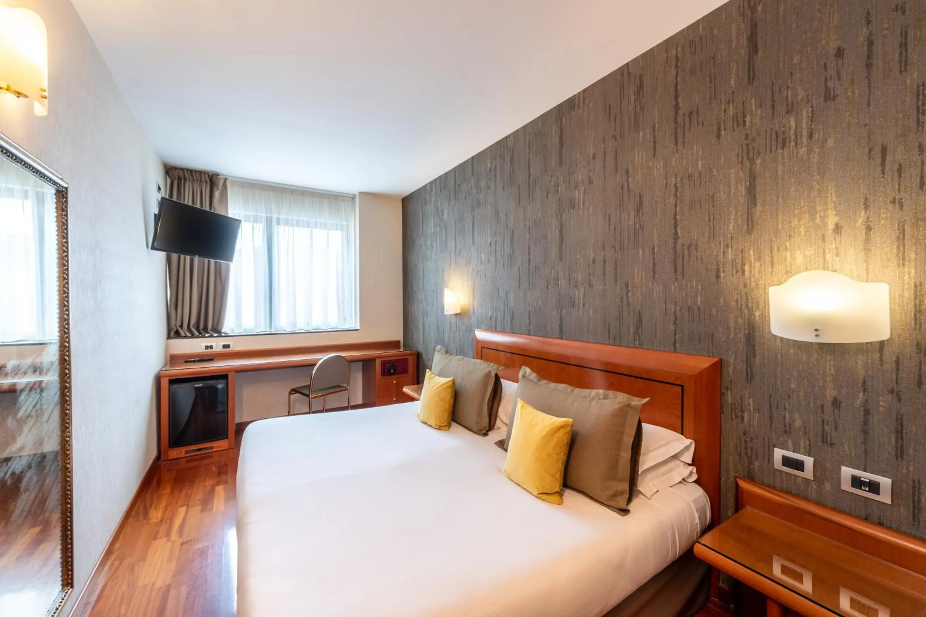 Economy Double or Twin Room - single occupancy in Hotel Palace Verona Economy Double or Twin Room - single occupancy in Hotel Palace Verona