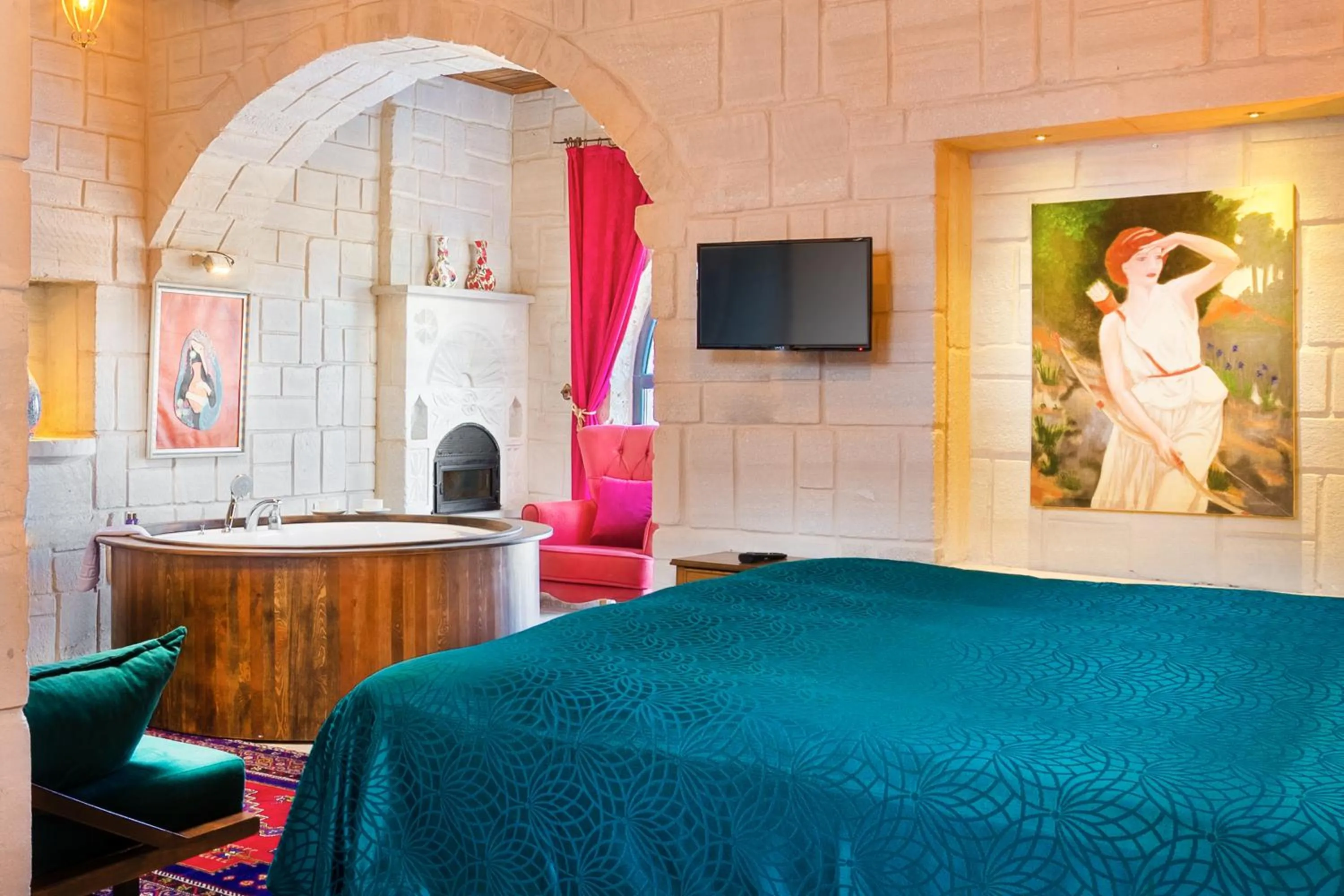TV and multimedia, Bed in Megaron Cave Hotel Cappadocia
