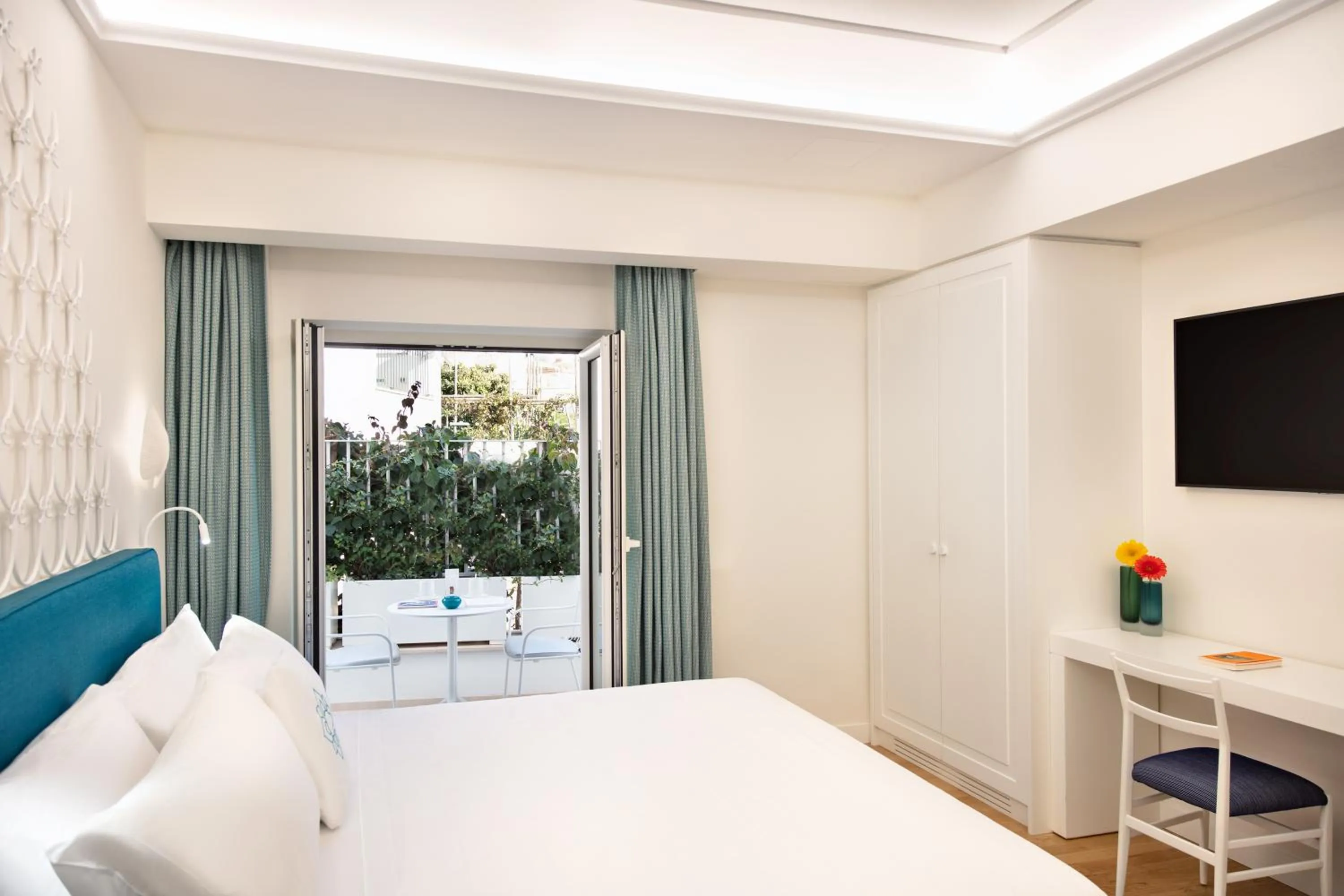 Bedroom, Bed in Pazziella Garden & Suites