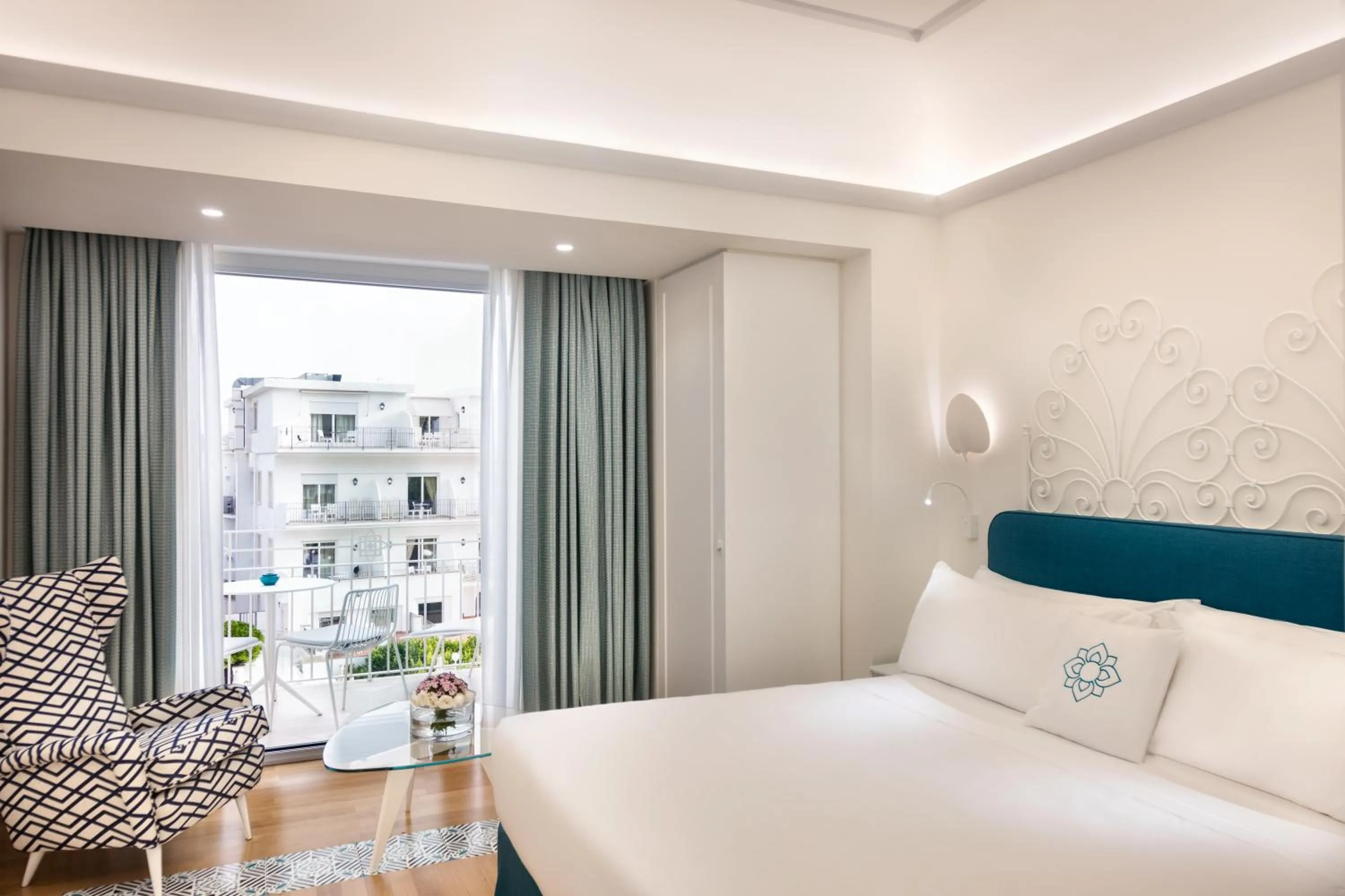 Deluxe Double Room with Sea View in Pazziella Garden & Suites