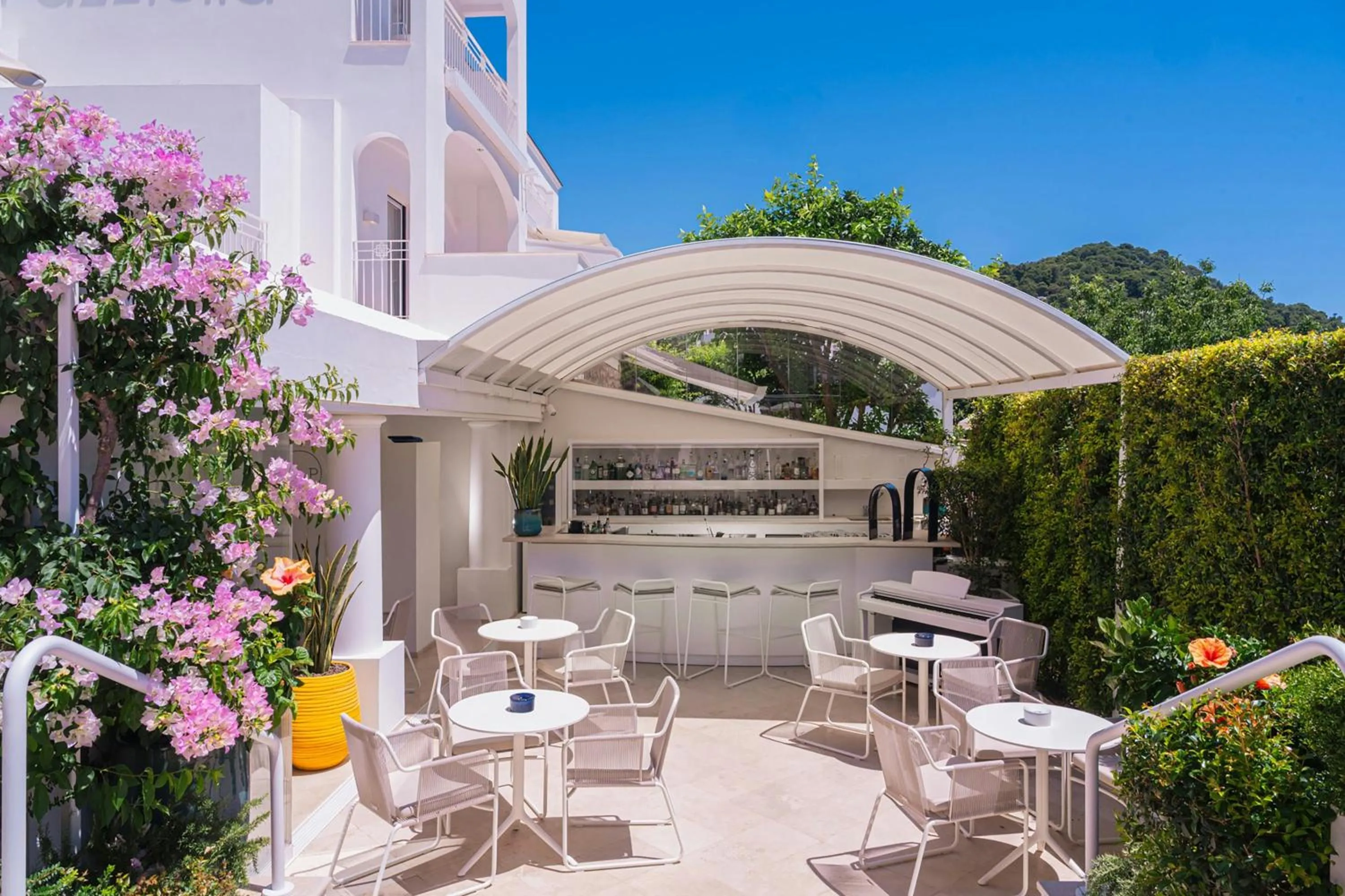 Lounge or bar in Pazziella, a Luxury Collection Hotel, Capri