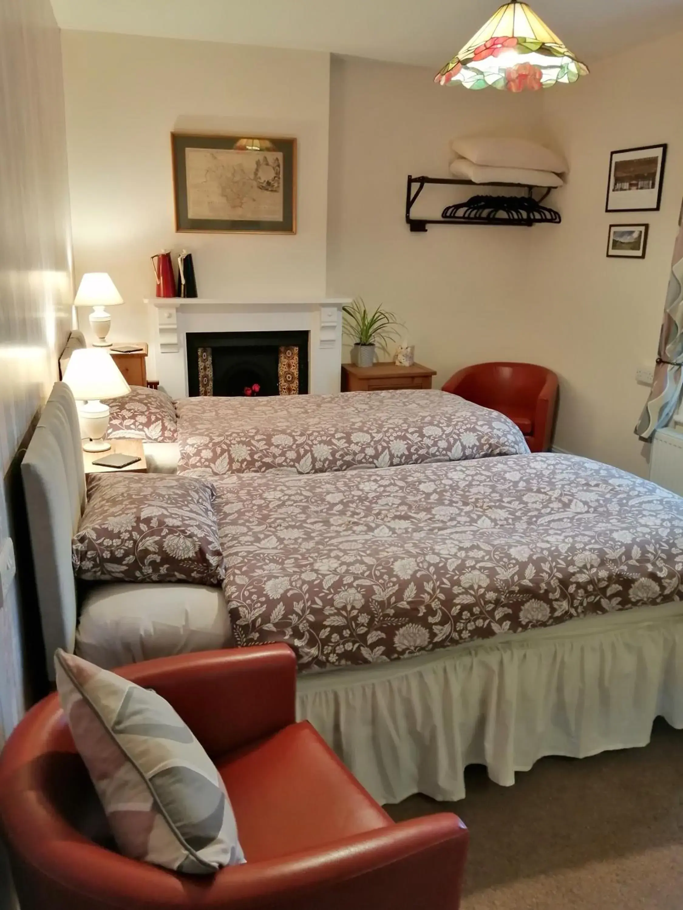 Twin Room with Shower - single occupancy in Lion Hotel Twin Room with Shower - single occupancy in Lion Hotel