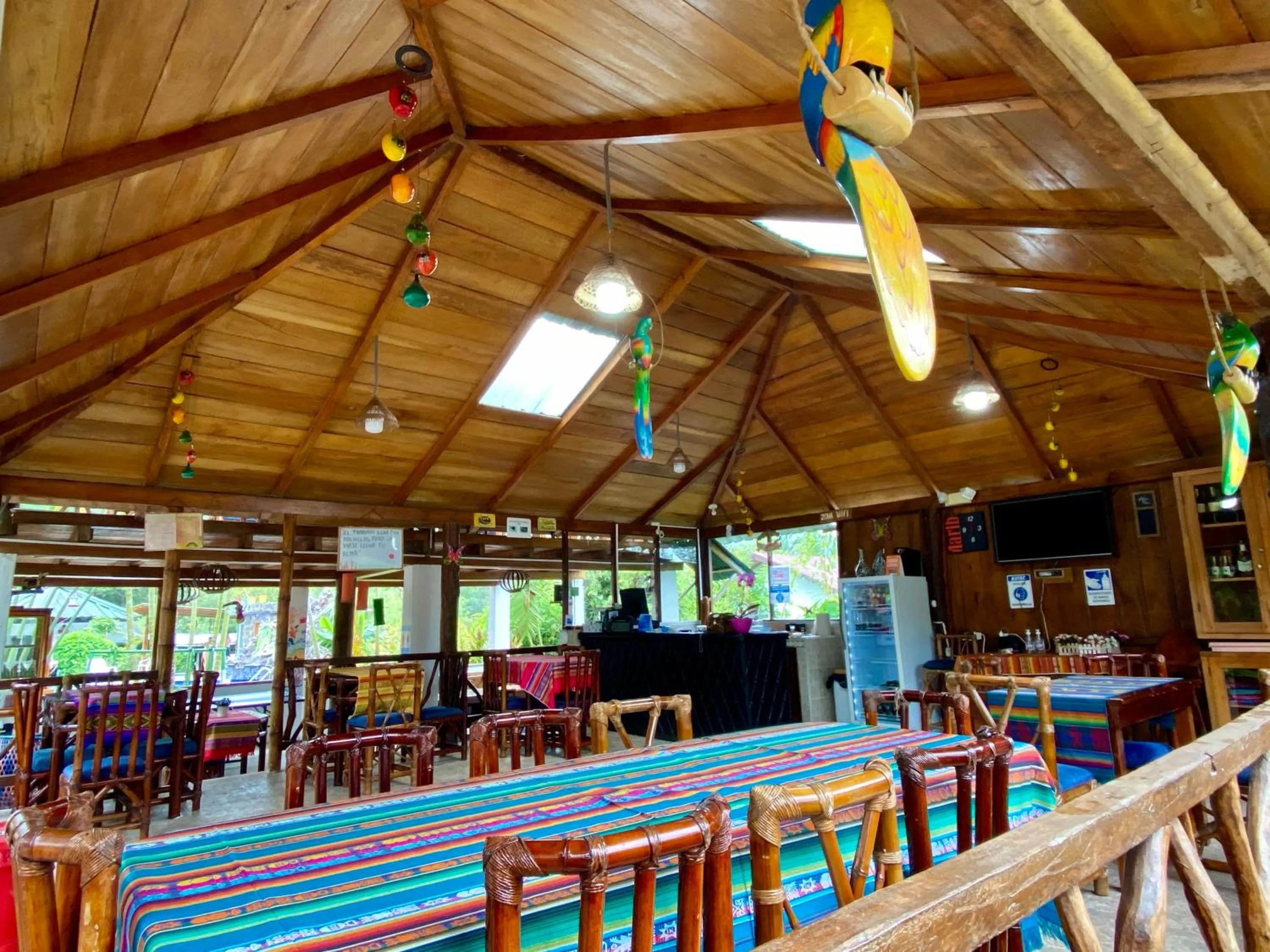 Restaurant/places to eat in Hostería Arasari