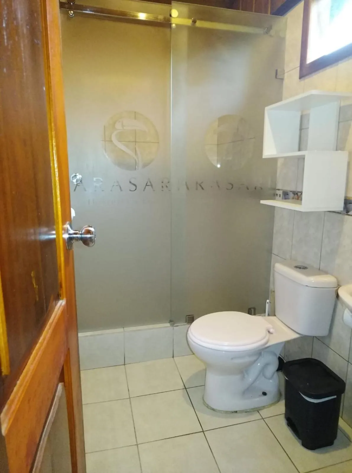Shower in Hostería Arasari
