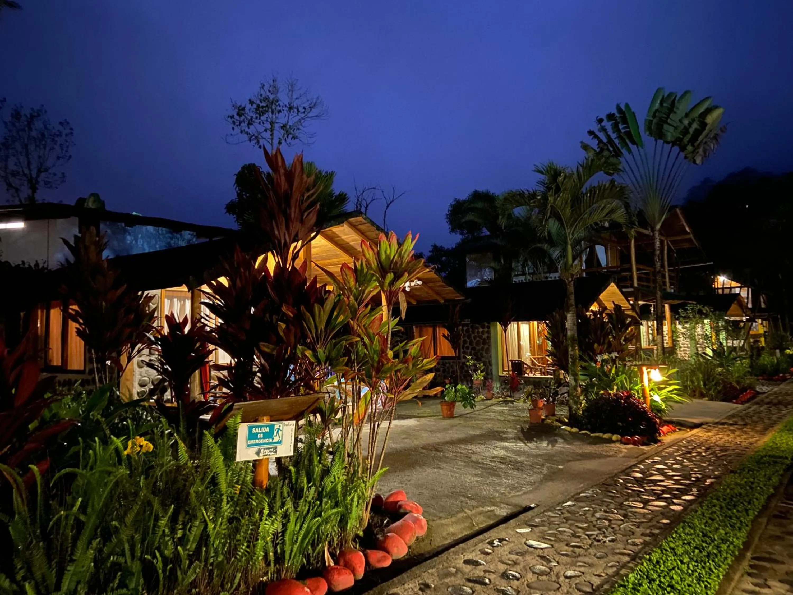 Night in Hostería Arasari