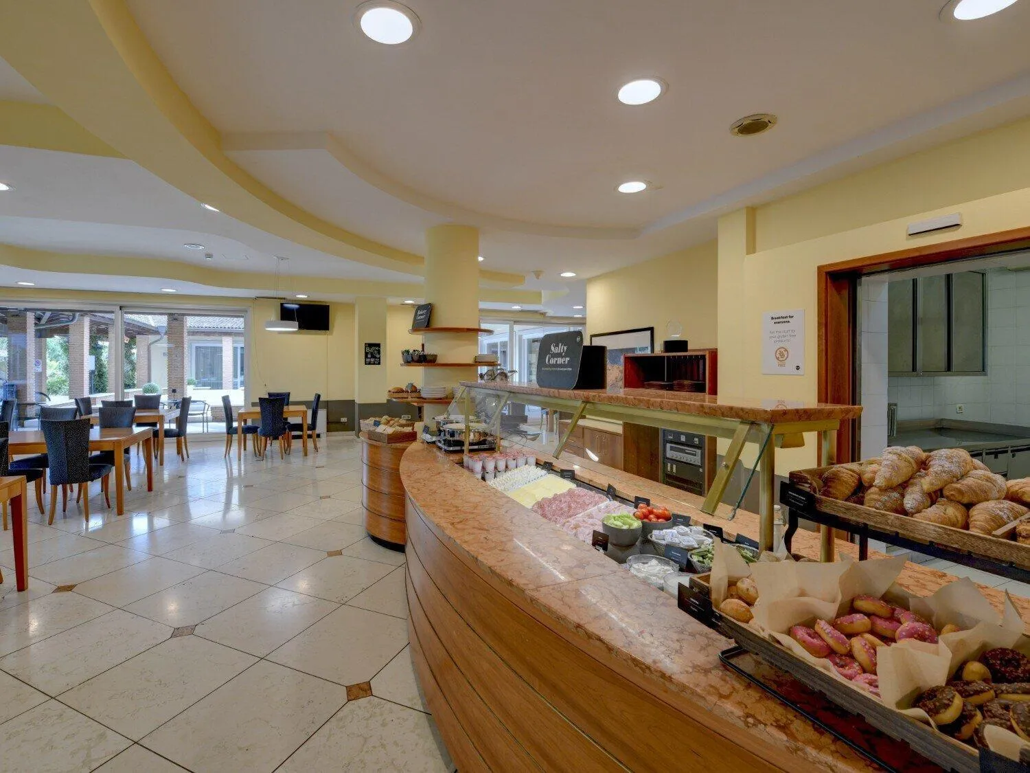 Restaurant/places to eat in B&B Hotel Affi - Lago di Garda