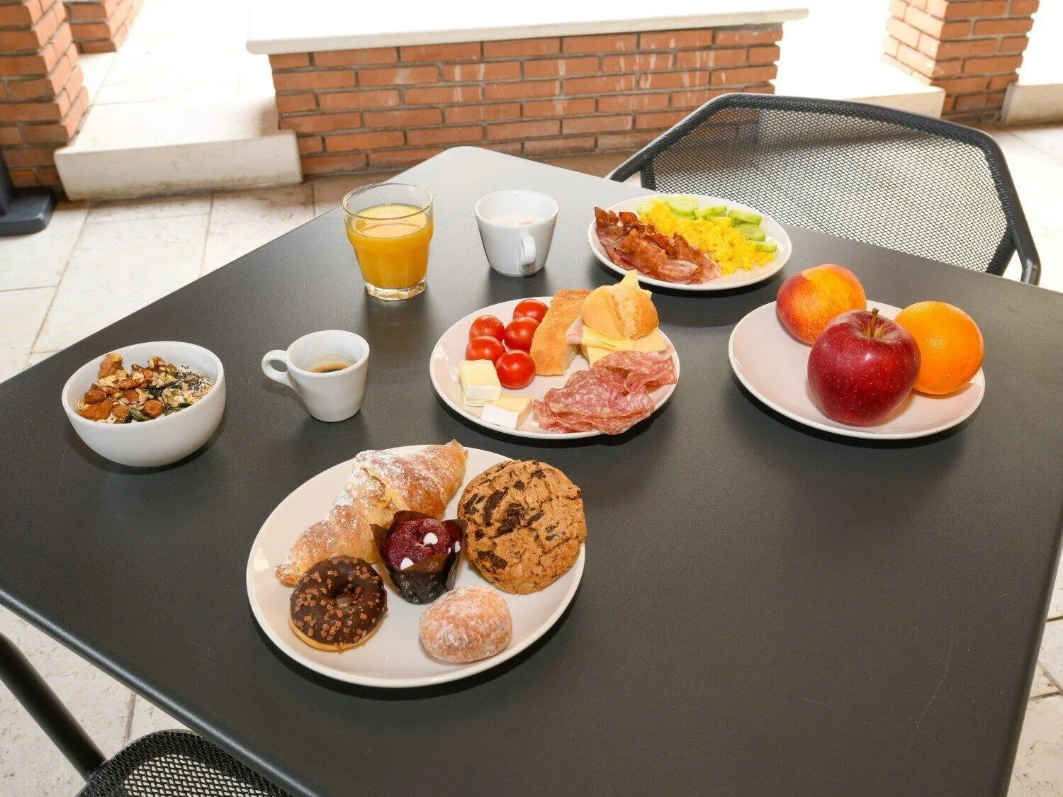 Restaurant/places to eat in B&B Hotel Affi - Lago di Garda