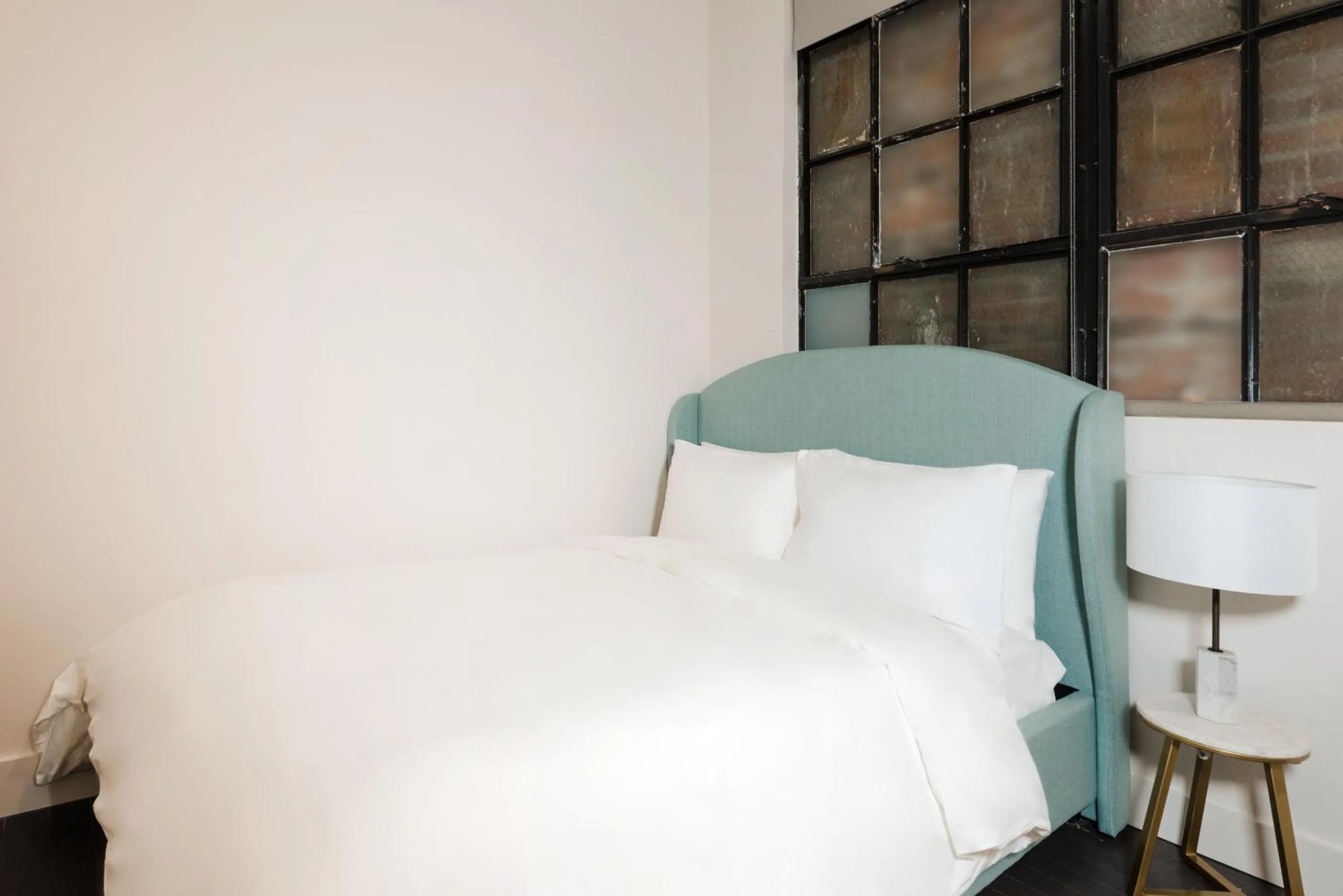 Bed in Sonder The Gallier