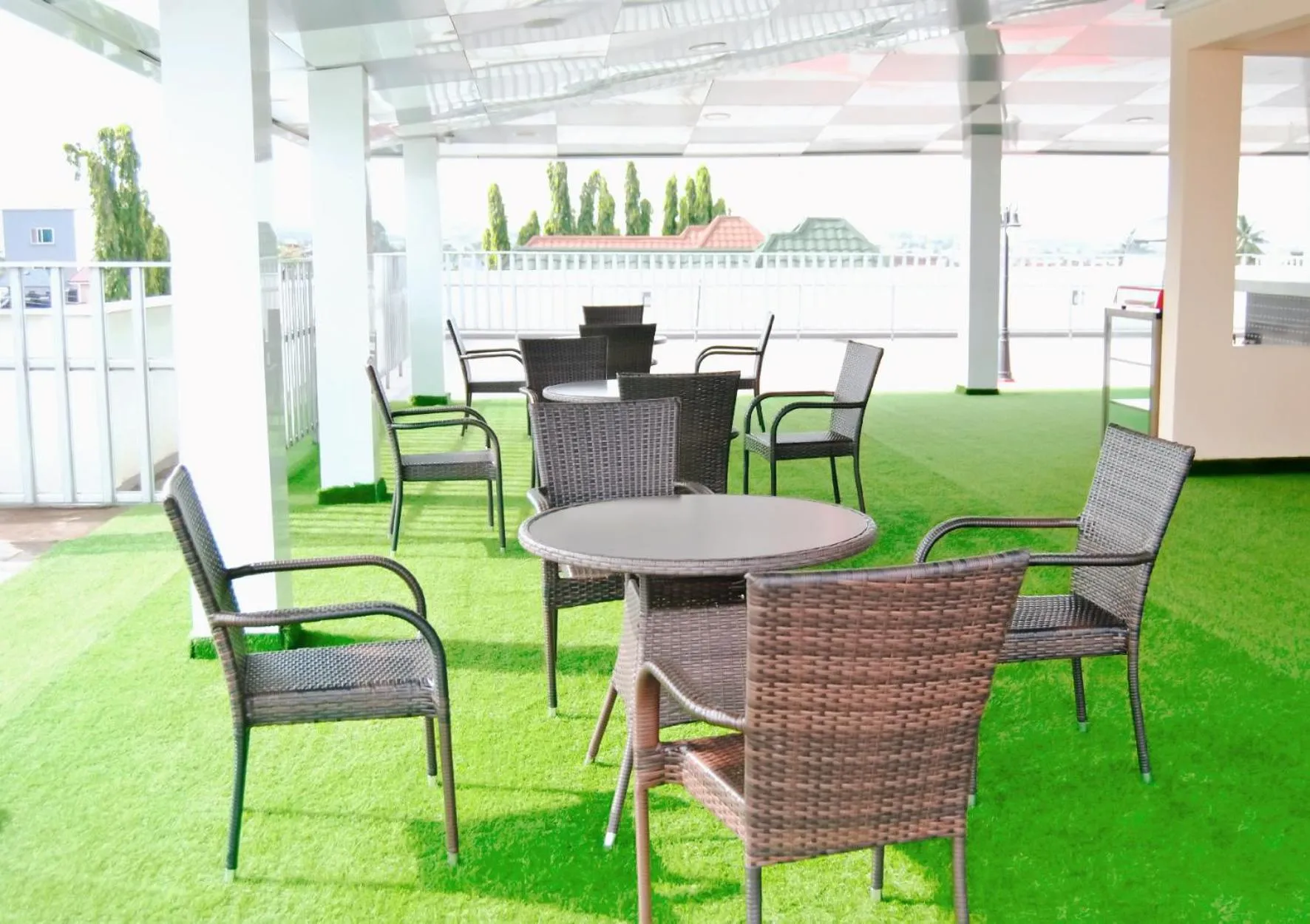 Restaurant/places to eat in High Level Apartment