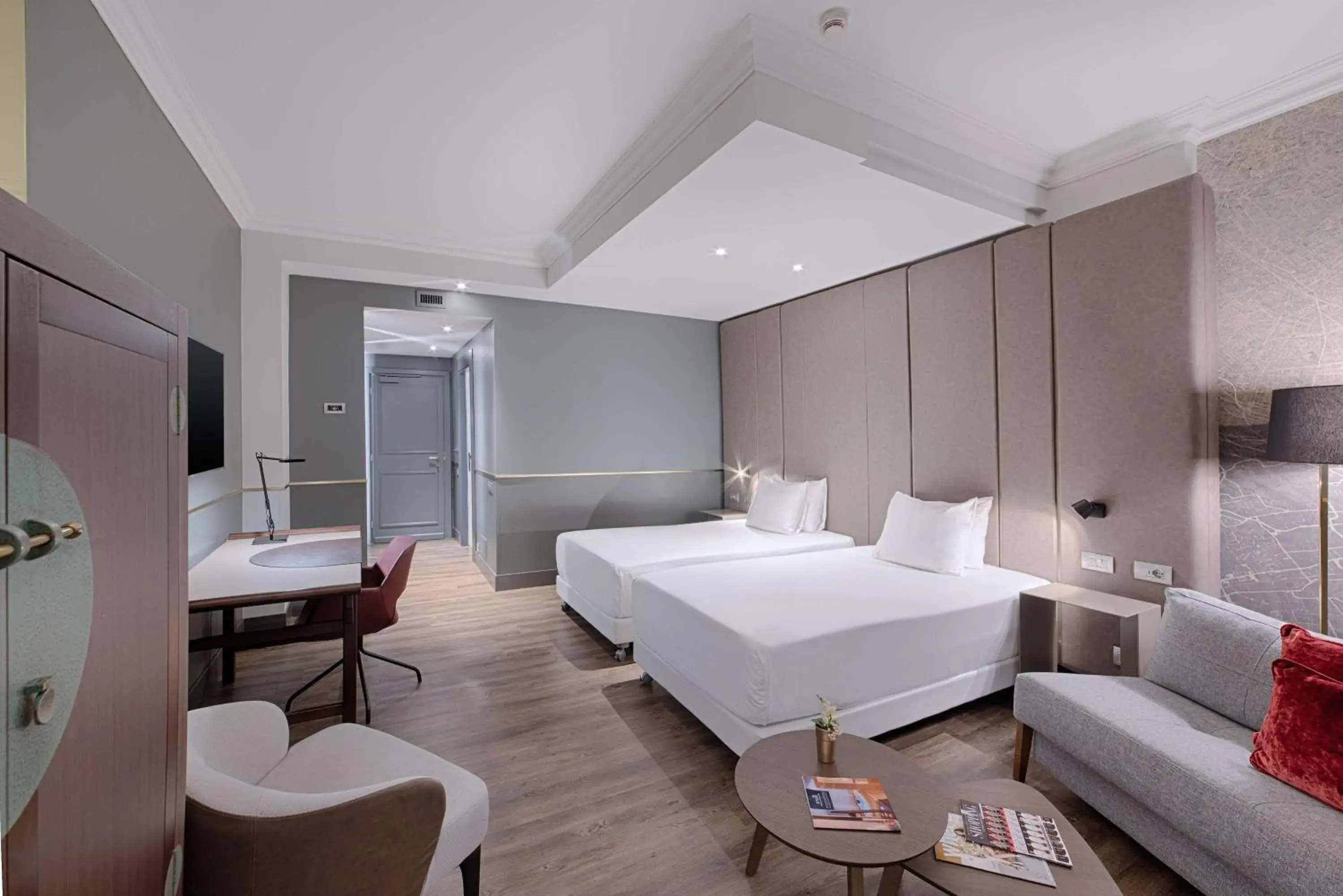 Superior Double or Twin Room XL in NH Collection Porta Nuova Superior Double or Twin Room XL in NH Collection Porta Nuova