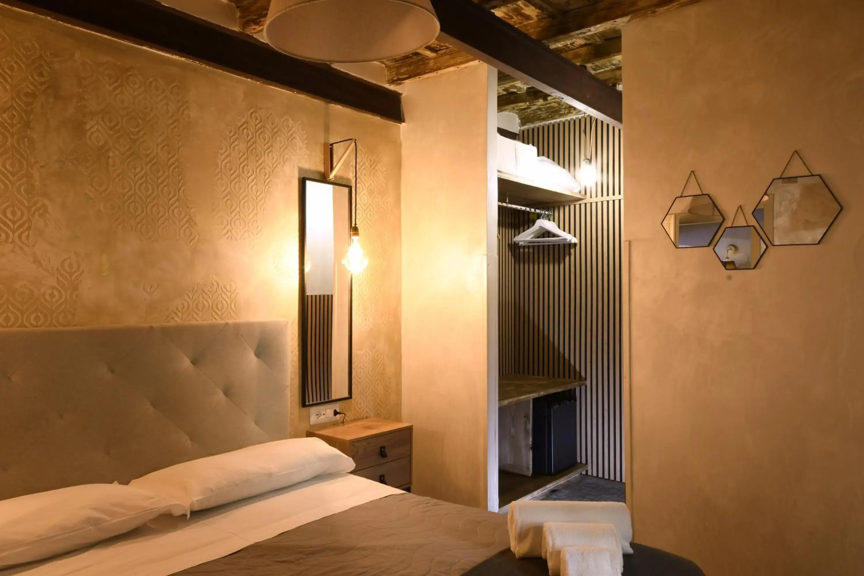 locker, Bed in Dulcis In Pantheon locker, Bed in Dulcis In Pantheon