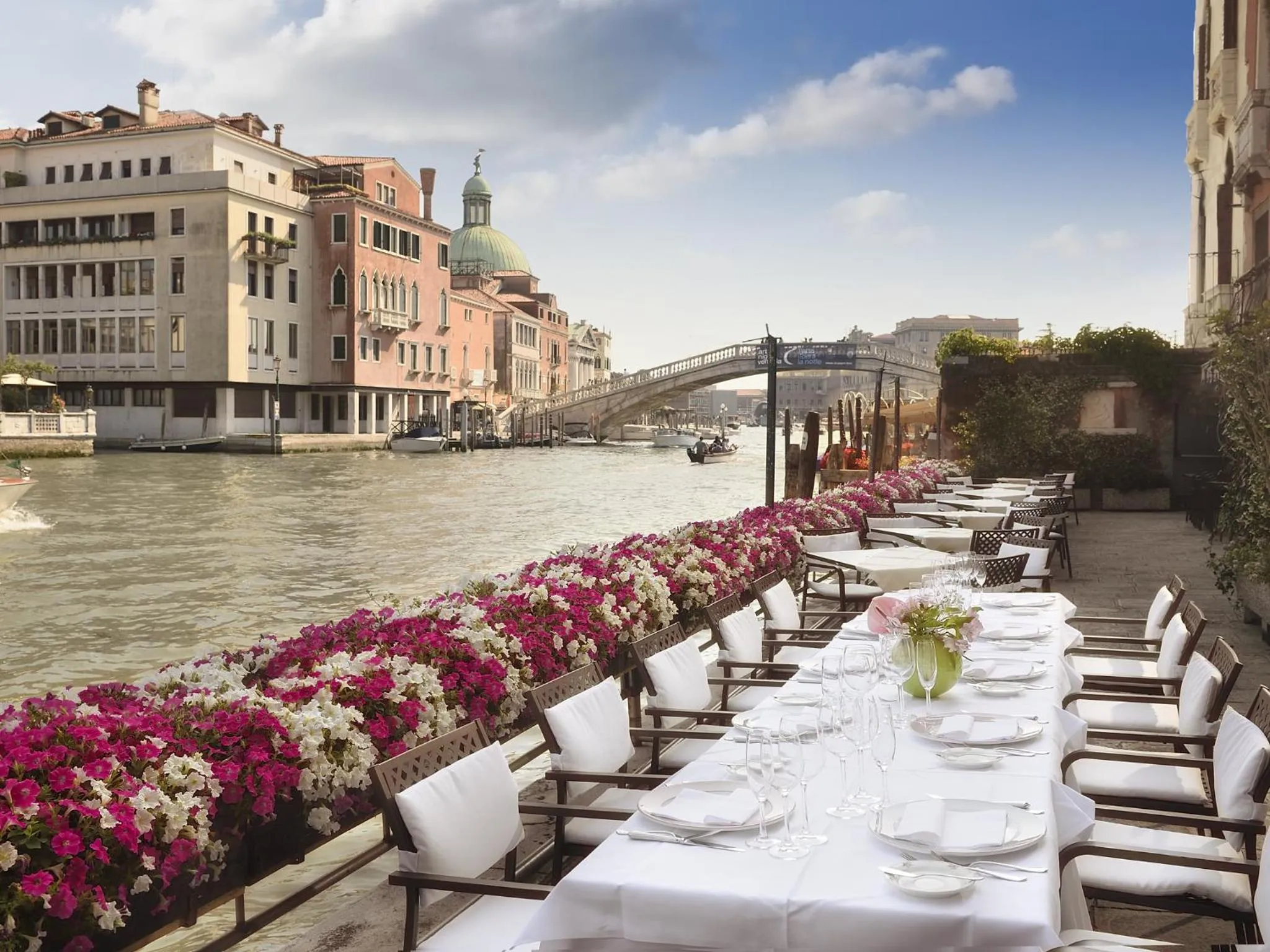 Restaurant/places to eat in Hotel Principe