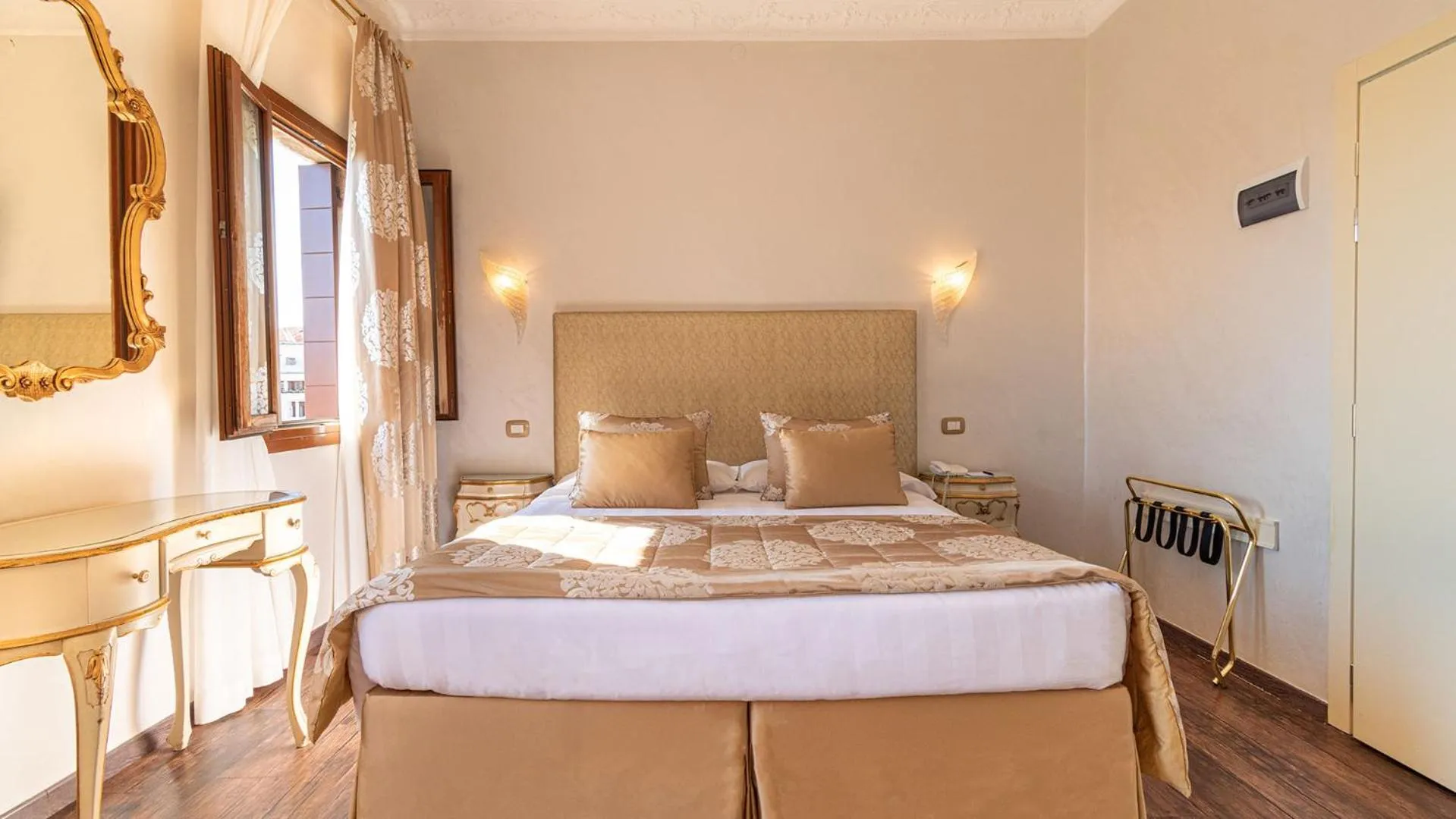 Photo of the whole room, Bed in Hotel Principe